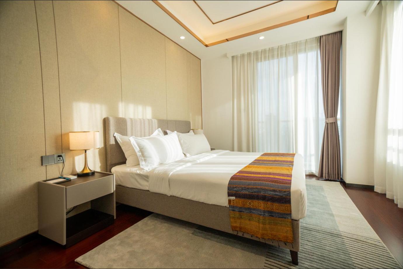 Suite - Photo 8