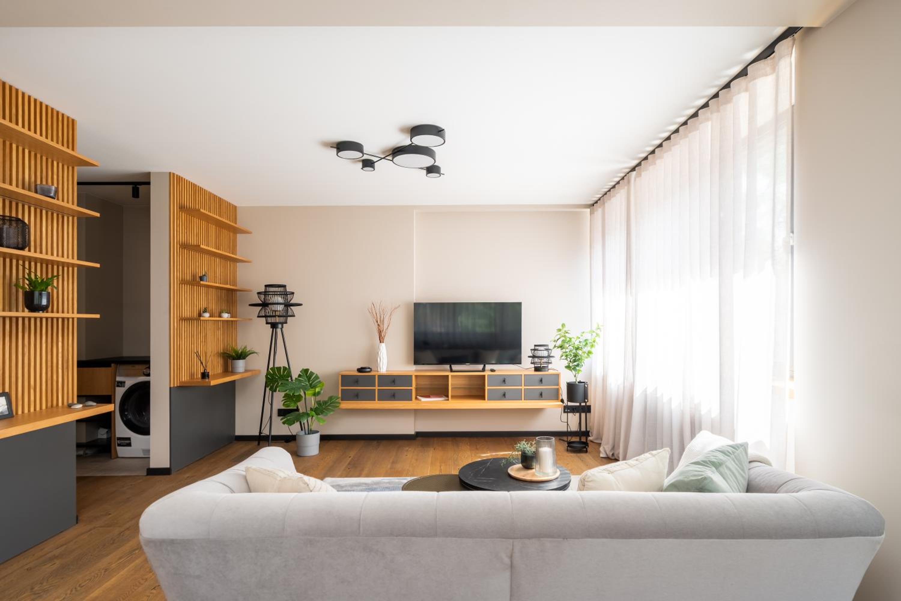 Deluxe One-Bedroom Apartment with Garden View photo 1