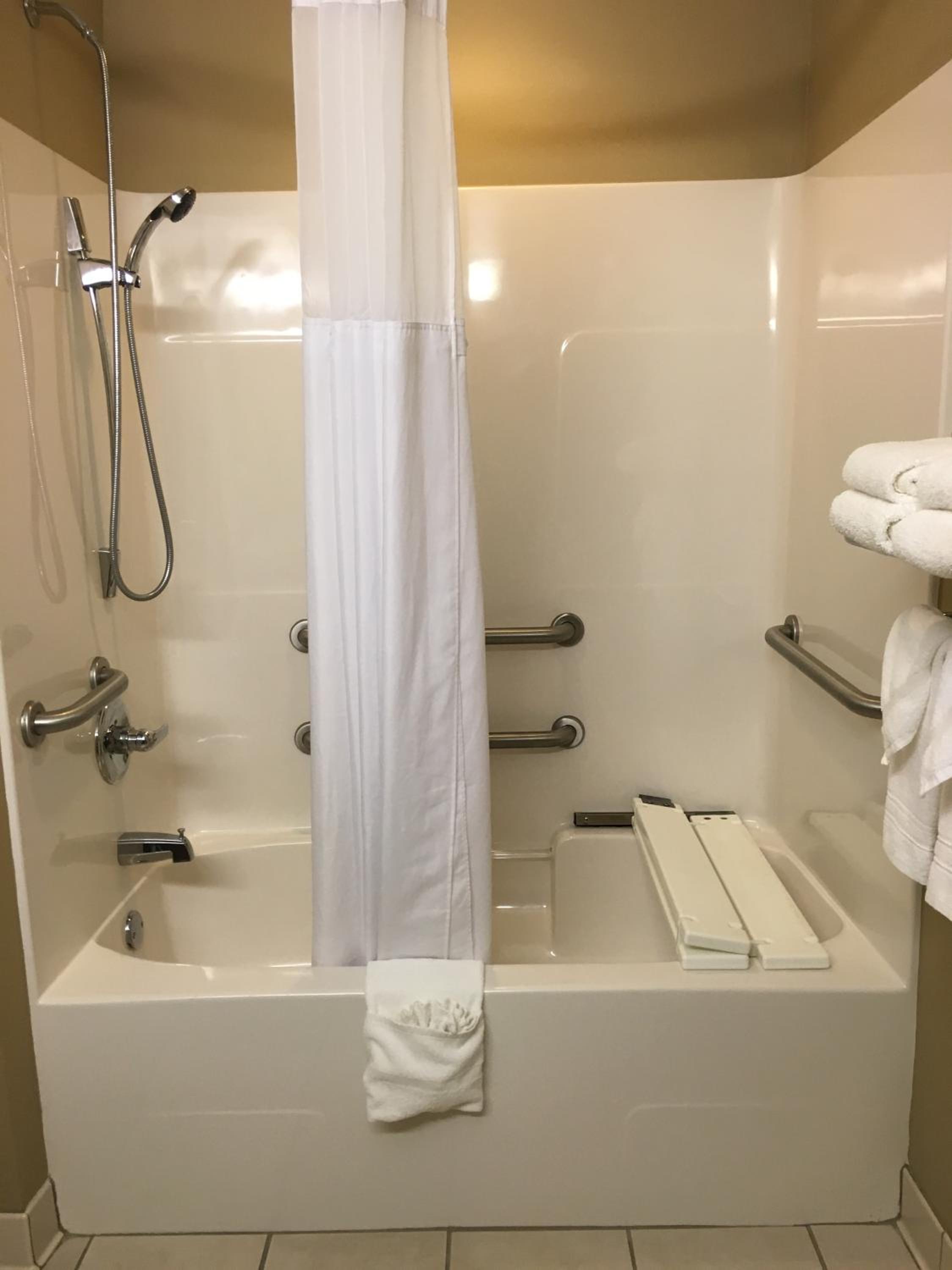 Queen Room - Disability Access/Non-Smoking - Photo 8