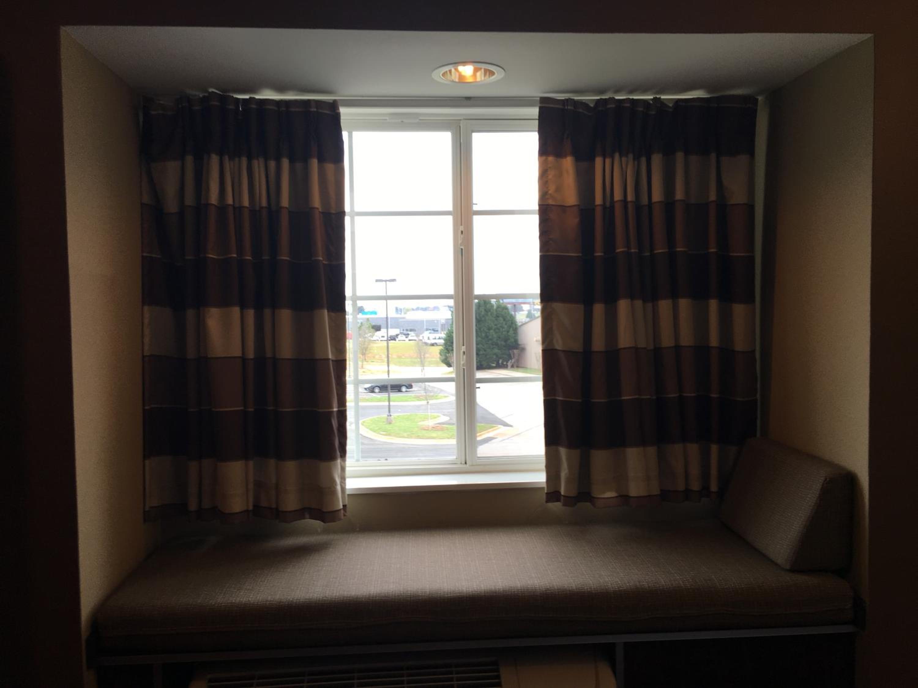 Queen Room - Disability Access/Non-Smoking - Photo 16