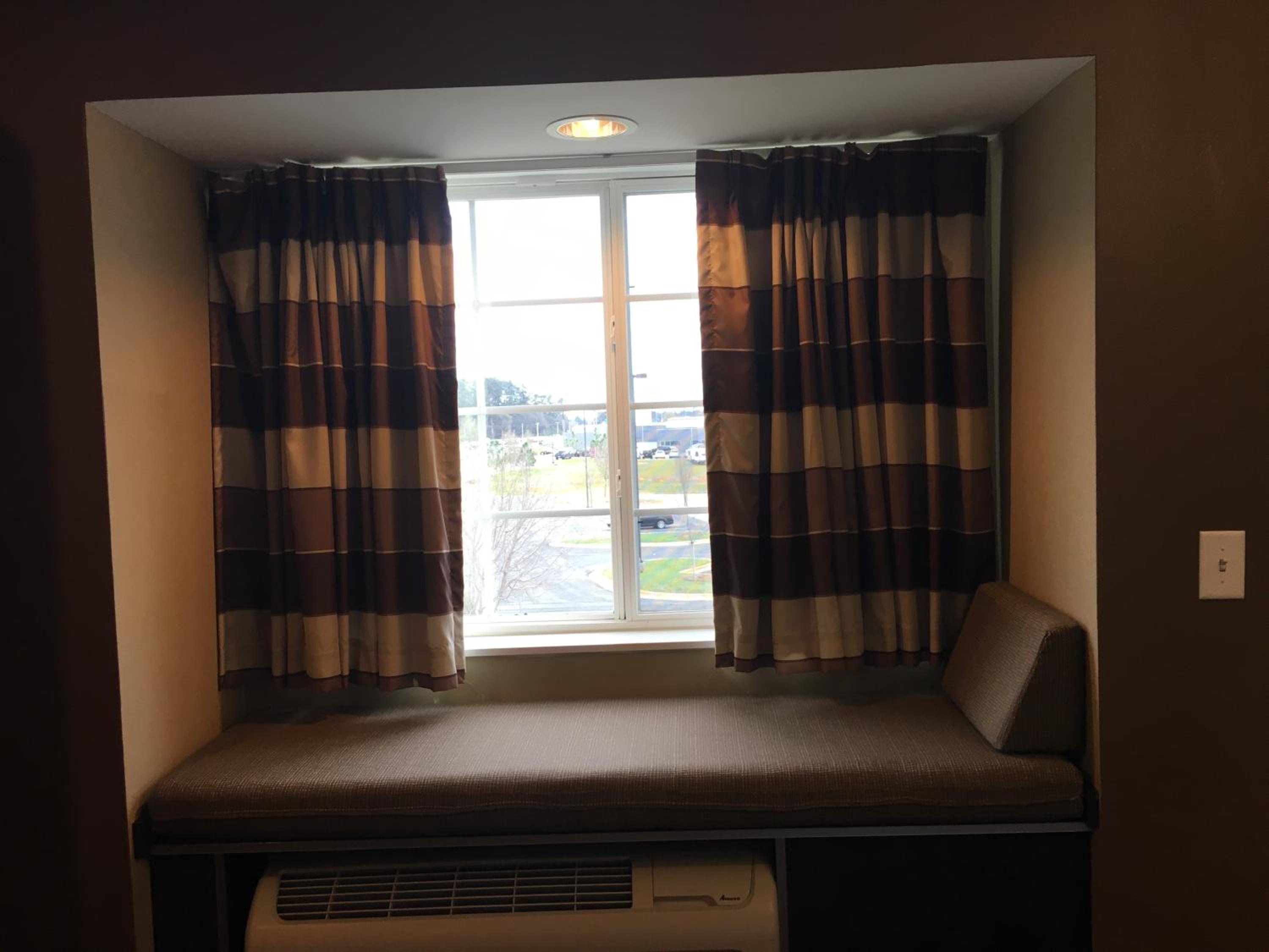 Queen Room - Disability Access/Non-Smoking - Photo 17