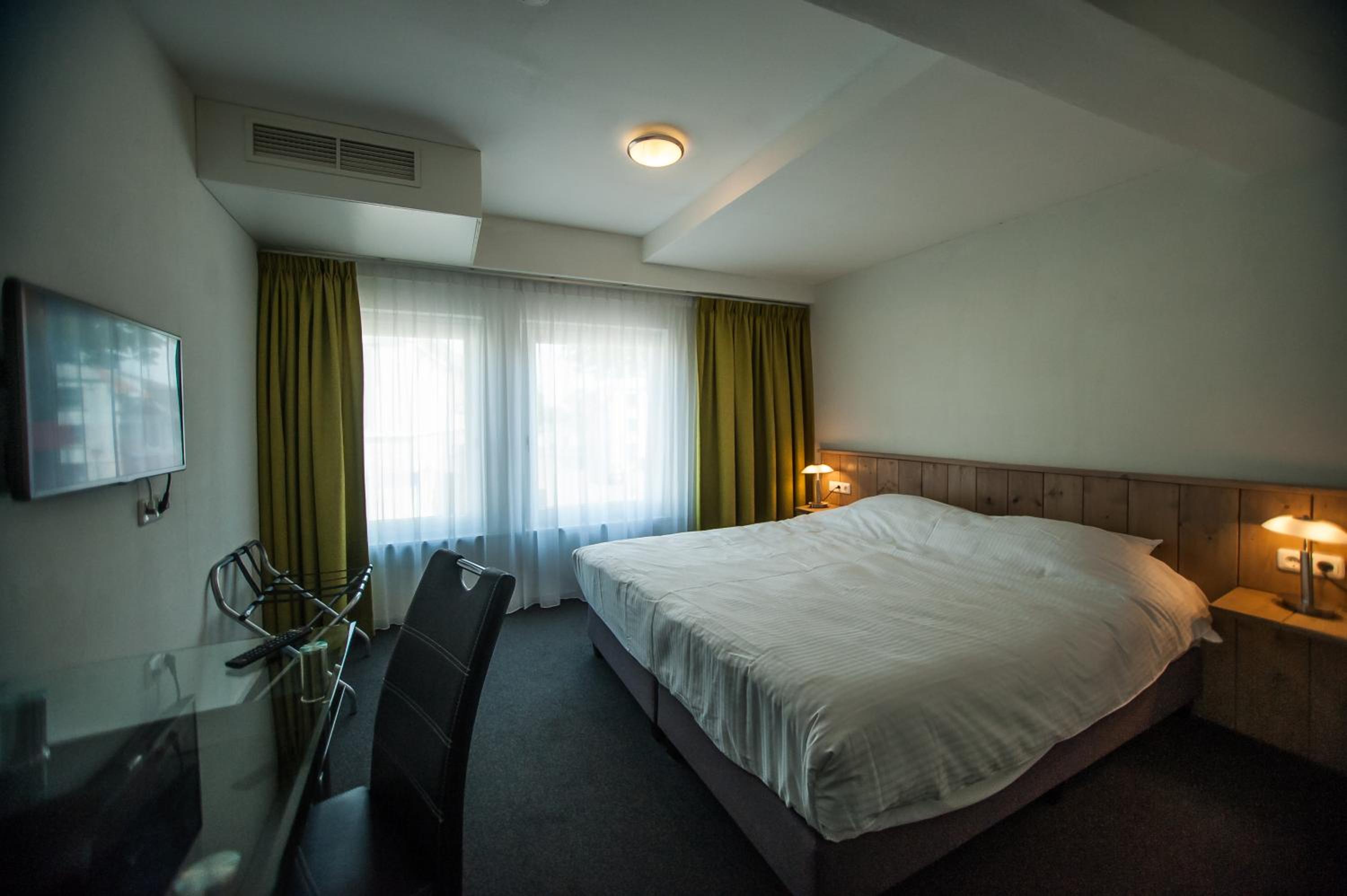 Double Room with Private Bathroom photo 2