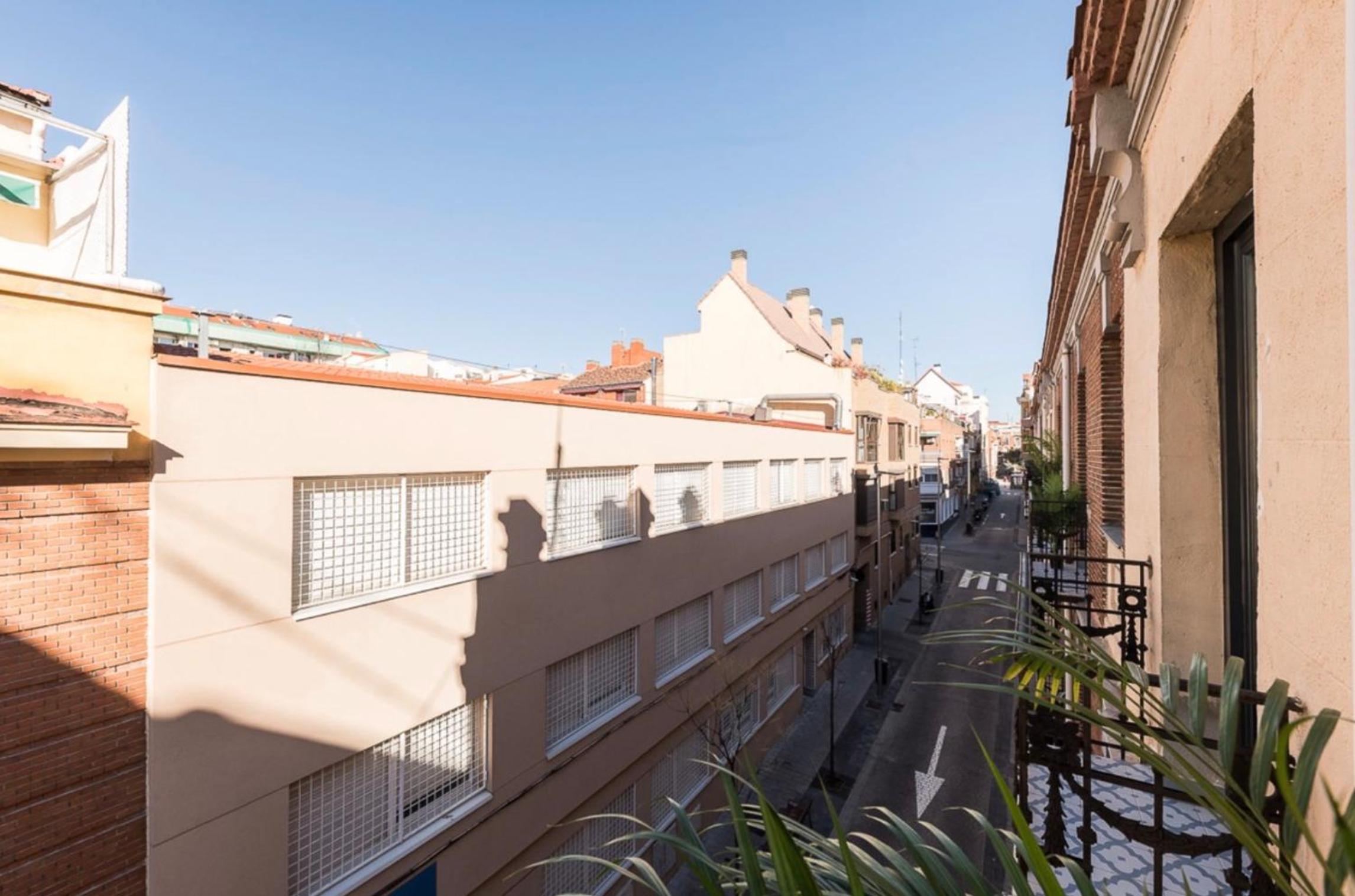 Two-Bedroom Deluxe Apartment with Balcony photo 2