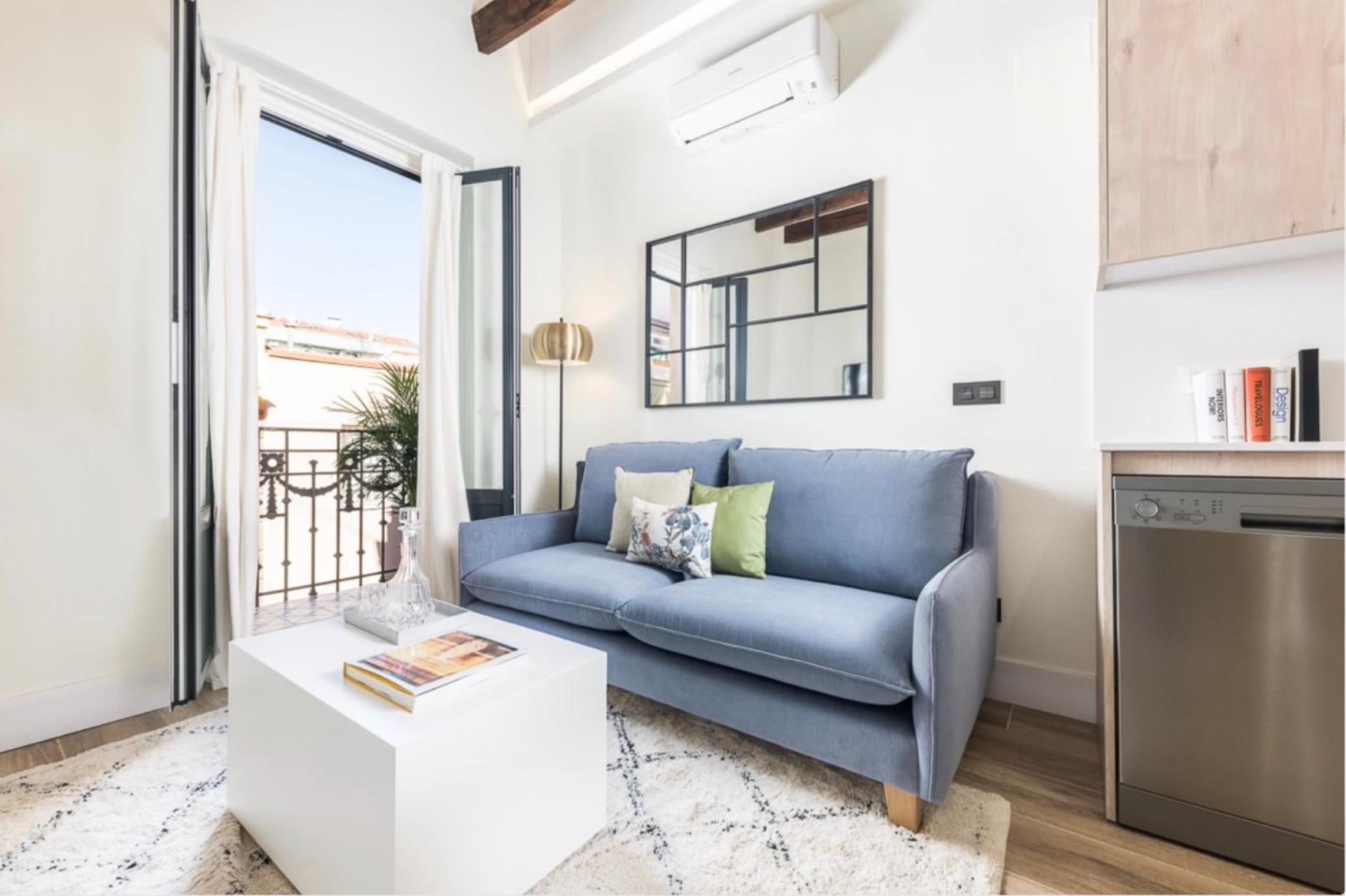 Two-Bedroom Deluxe Apartment with Balcony