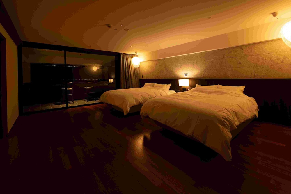 Grand Suite, 2 Double Beds, Non Smoking, City View