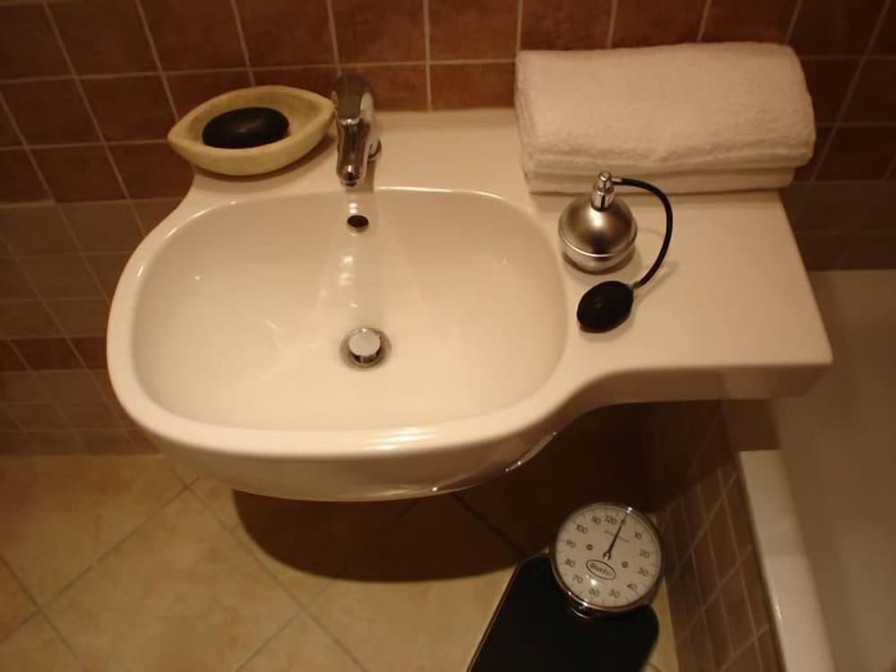 Basic Double Room photo 3