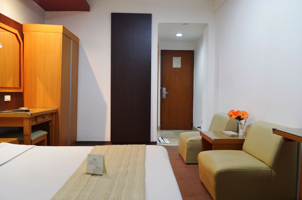 Deluxe Room - Photo 5