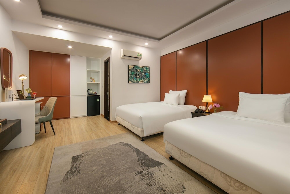 Deluxe Twin Room with window