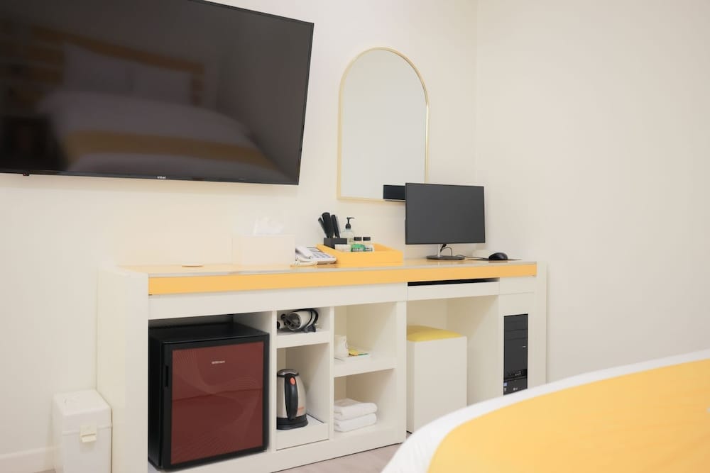 Standard Double Room - Photo 7