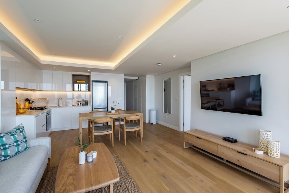 Apartment, 3 Bedrooms - Photo 7