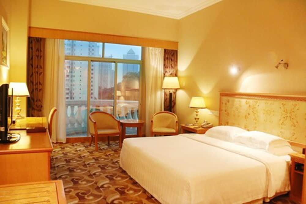 Superior Room, 1 King Bed, Mountain View photo 1