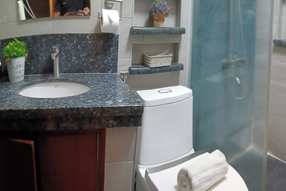 Standard Twin Room - Photo 4