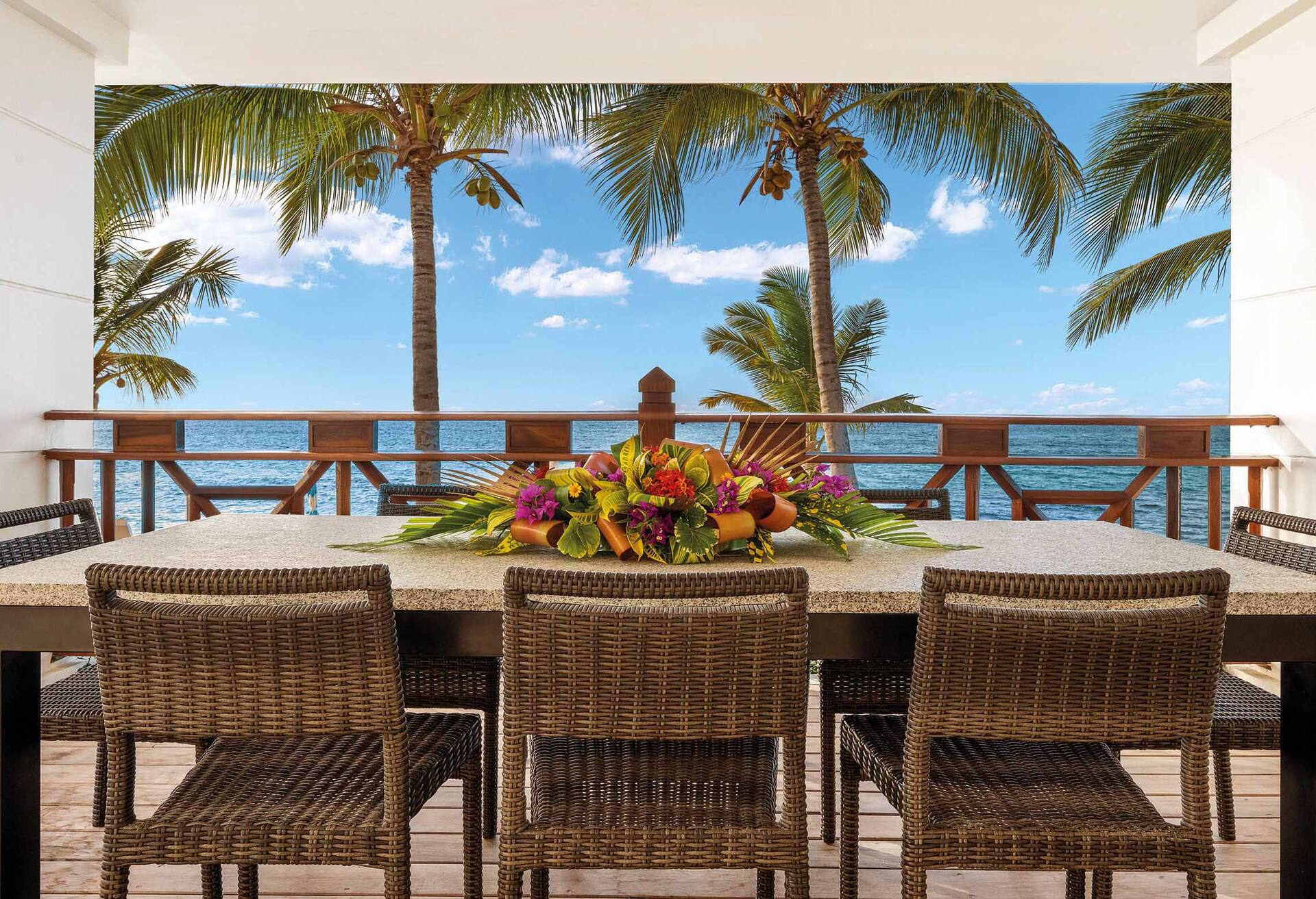 Beachfront Prm Suite 3 Bedroom Pool/kitchen, photo 5