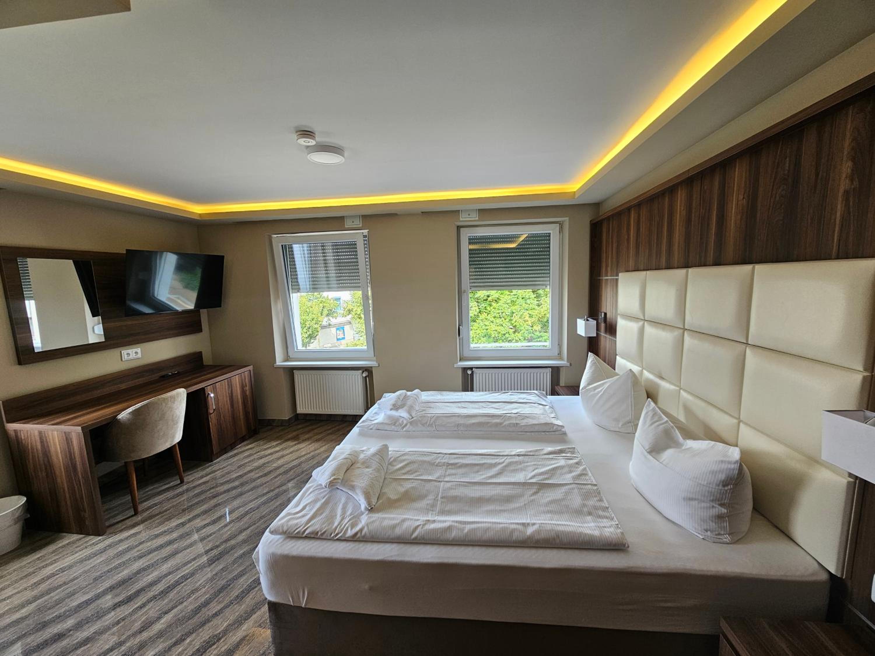 Deluxe Double or Twin Room - Photo 1