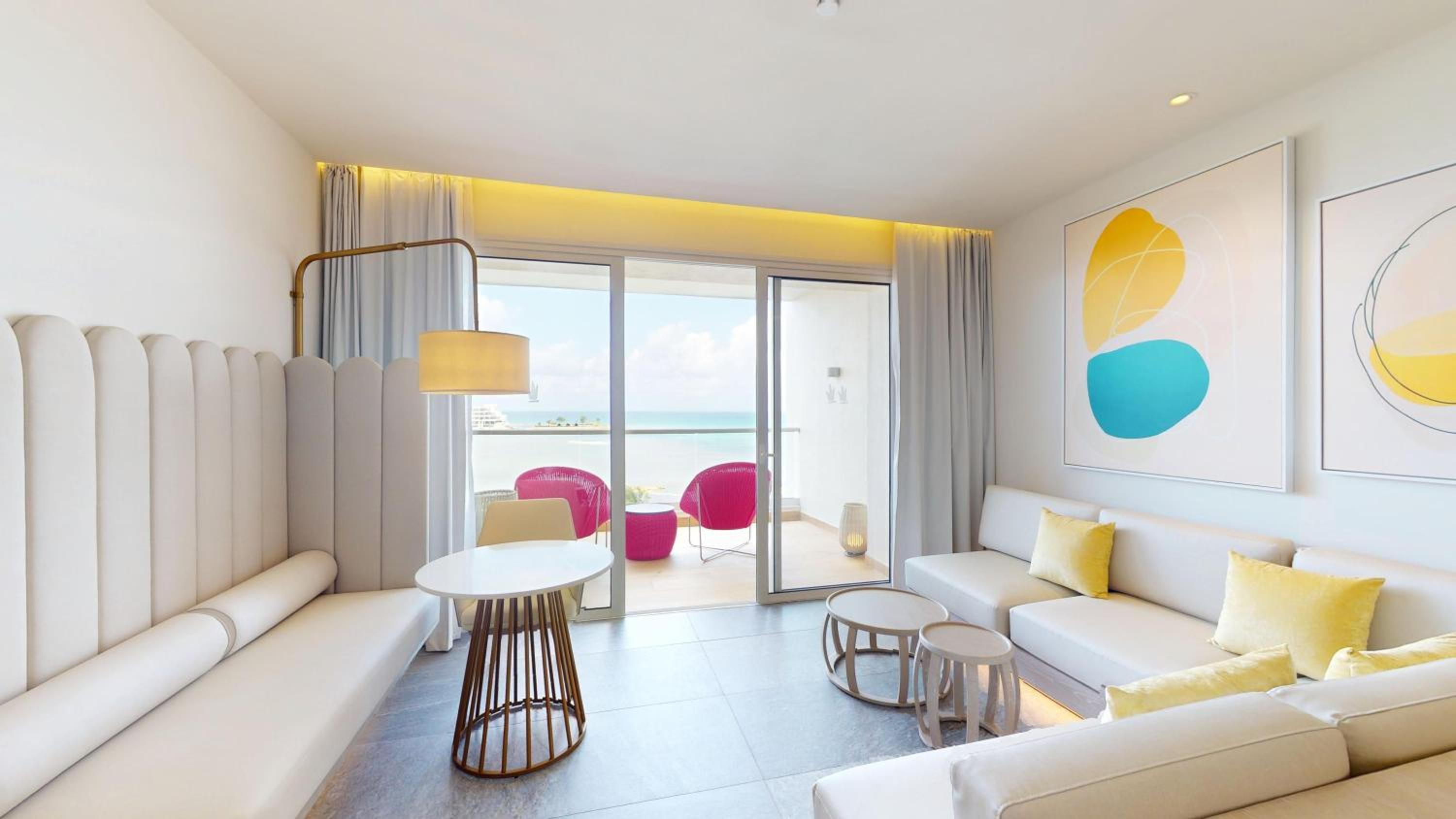 Deluxe Junior Suite - Photo 1