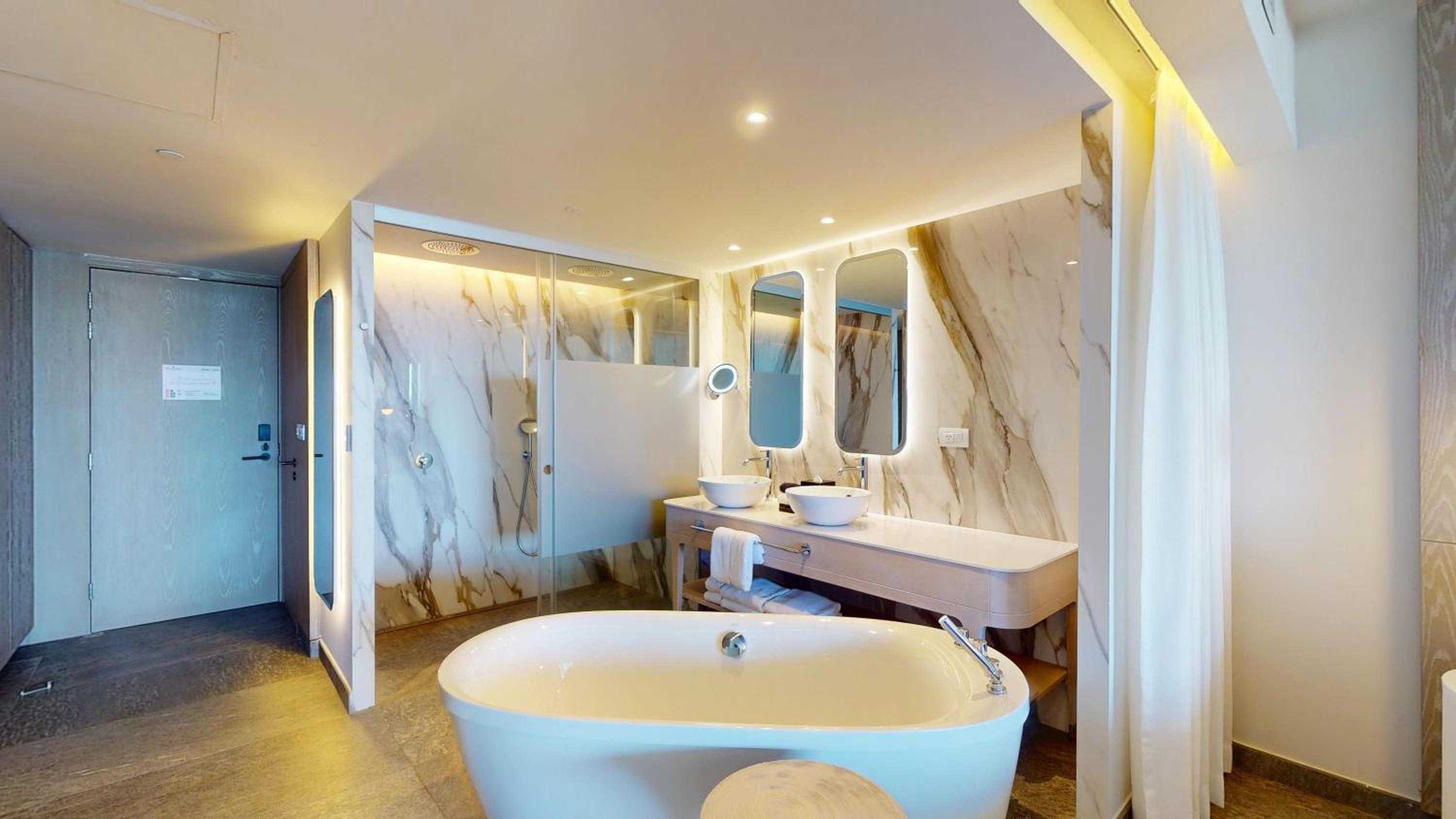 Platinum Junior Suite - Photo 3