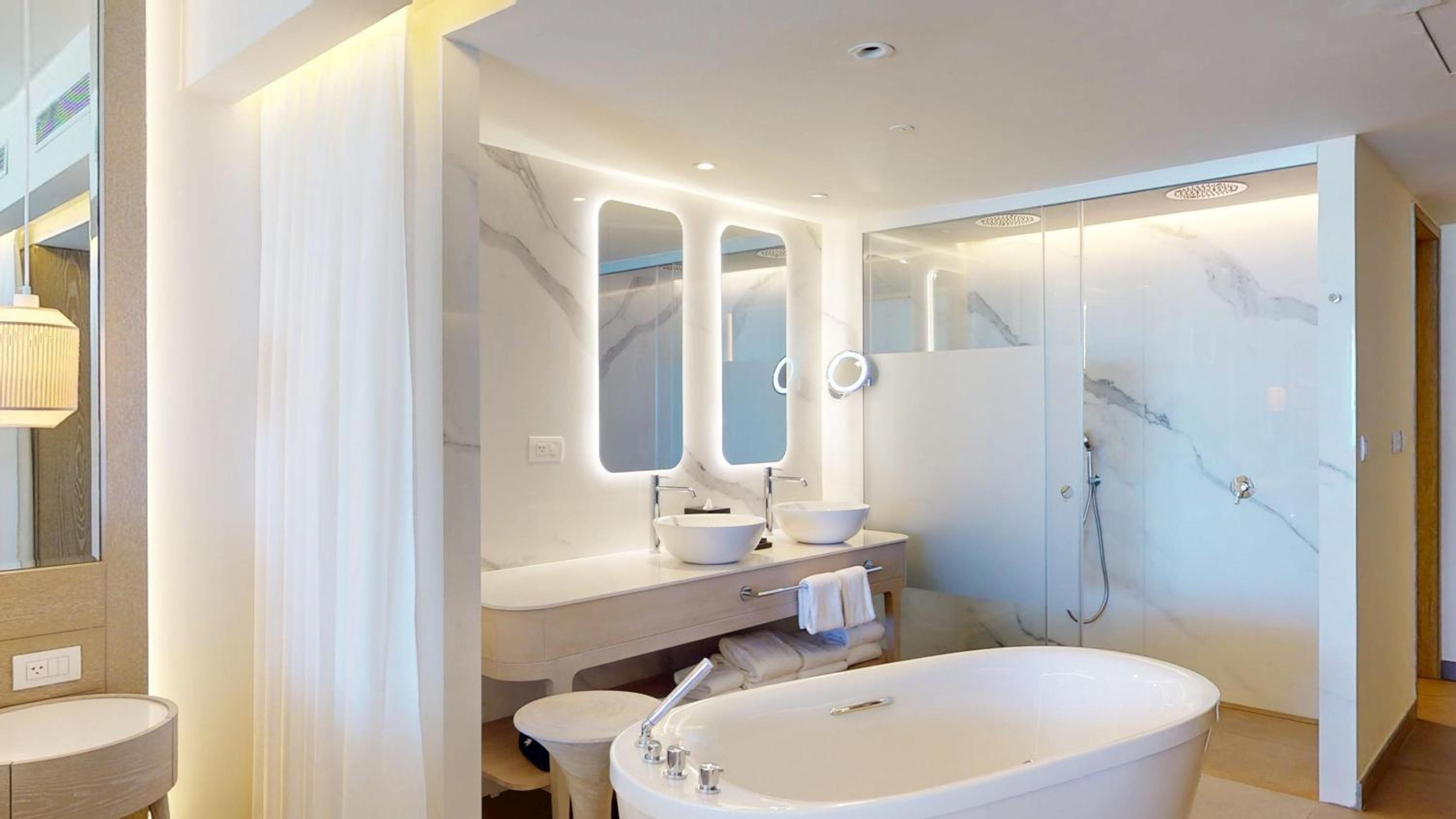 Swim out Platinum Junior Suite photo 3