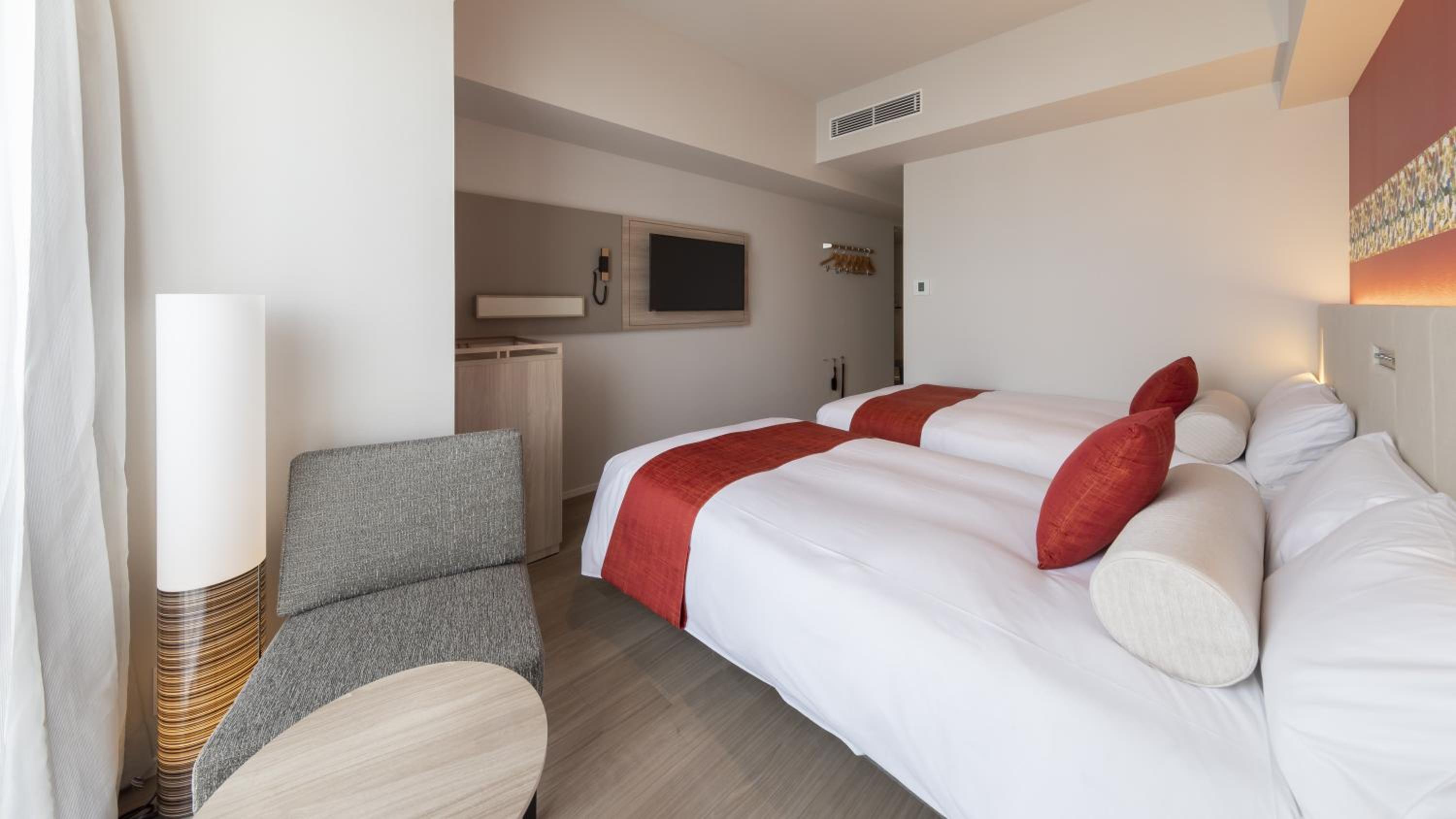 Twin Room with Extra Bed with No View - Photo 2
