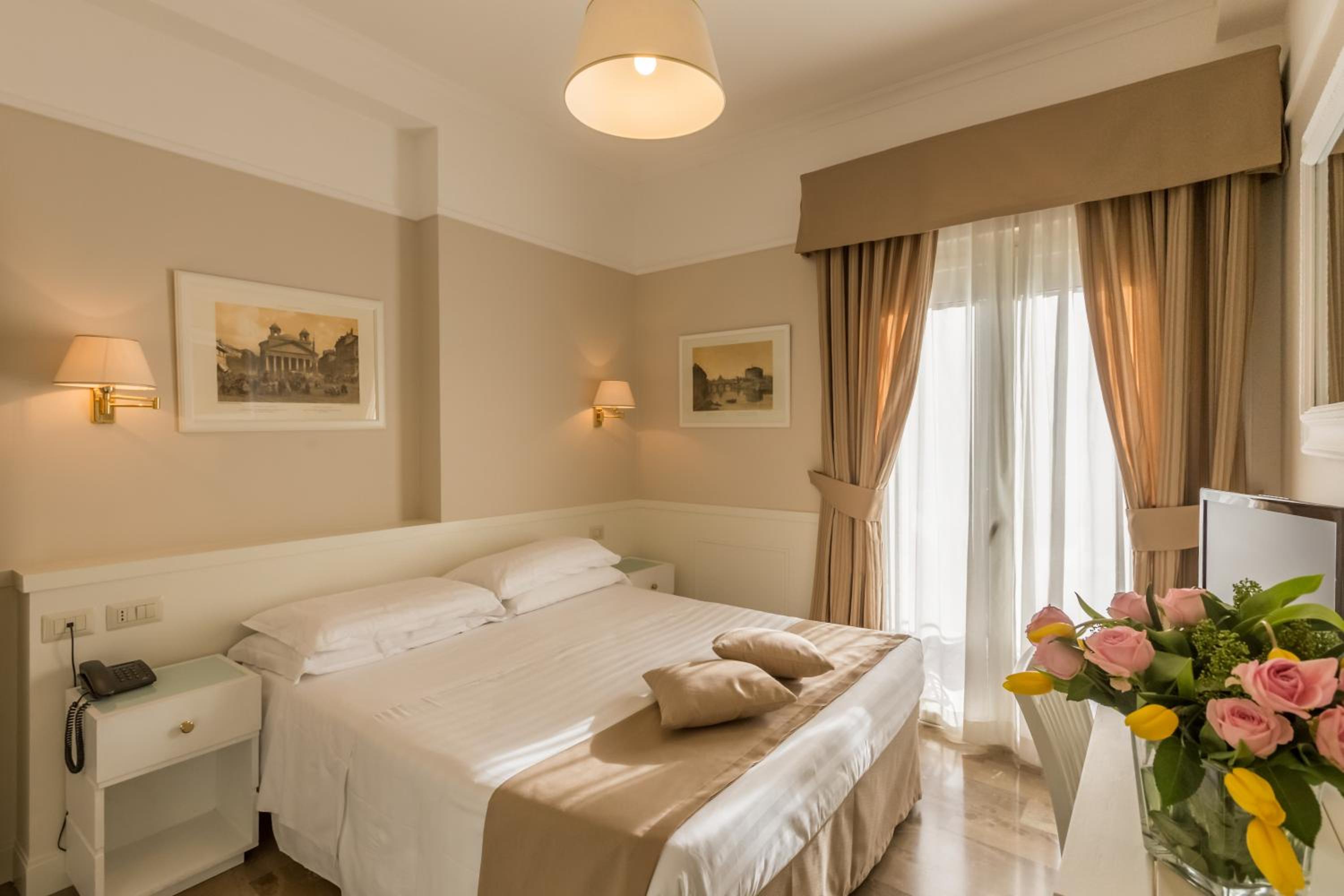 Double Room with Balcony photo 3