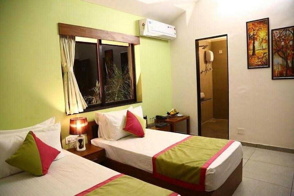 Deluxe Double or Twin Room photo 2