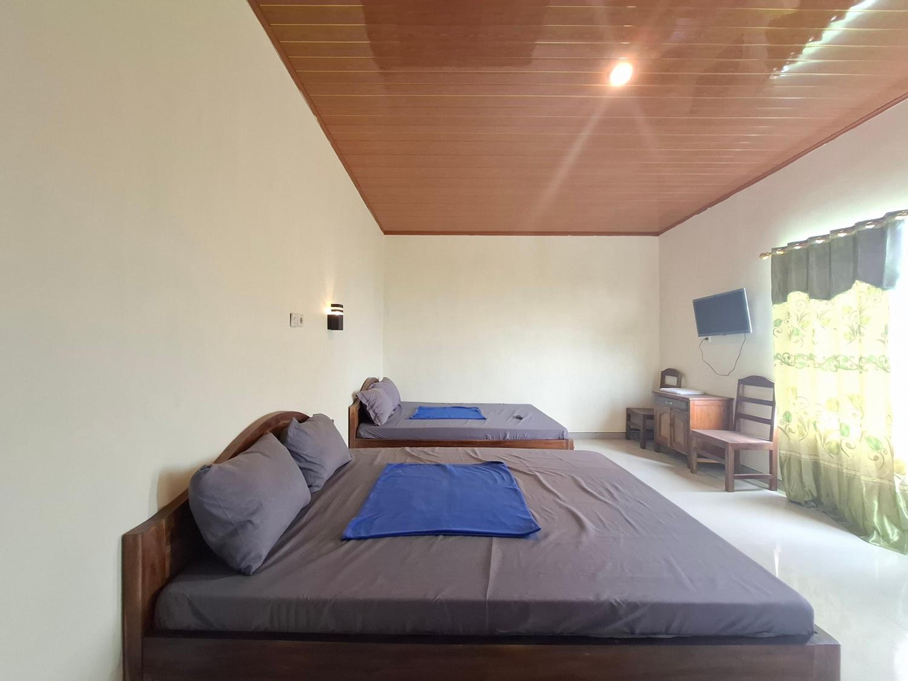Family Room - Photo 3