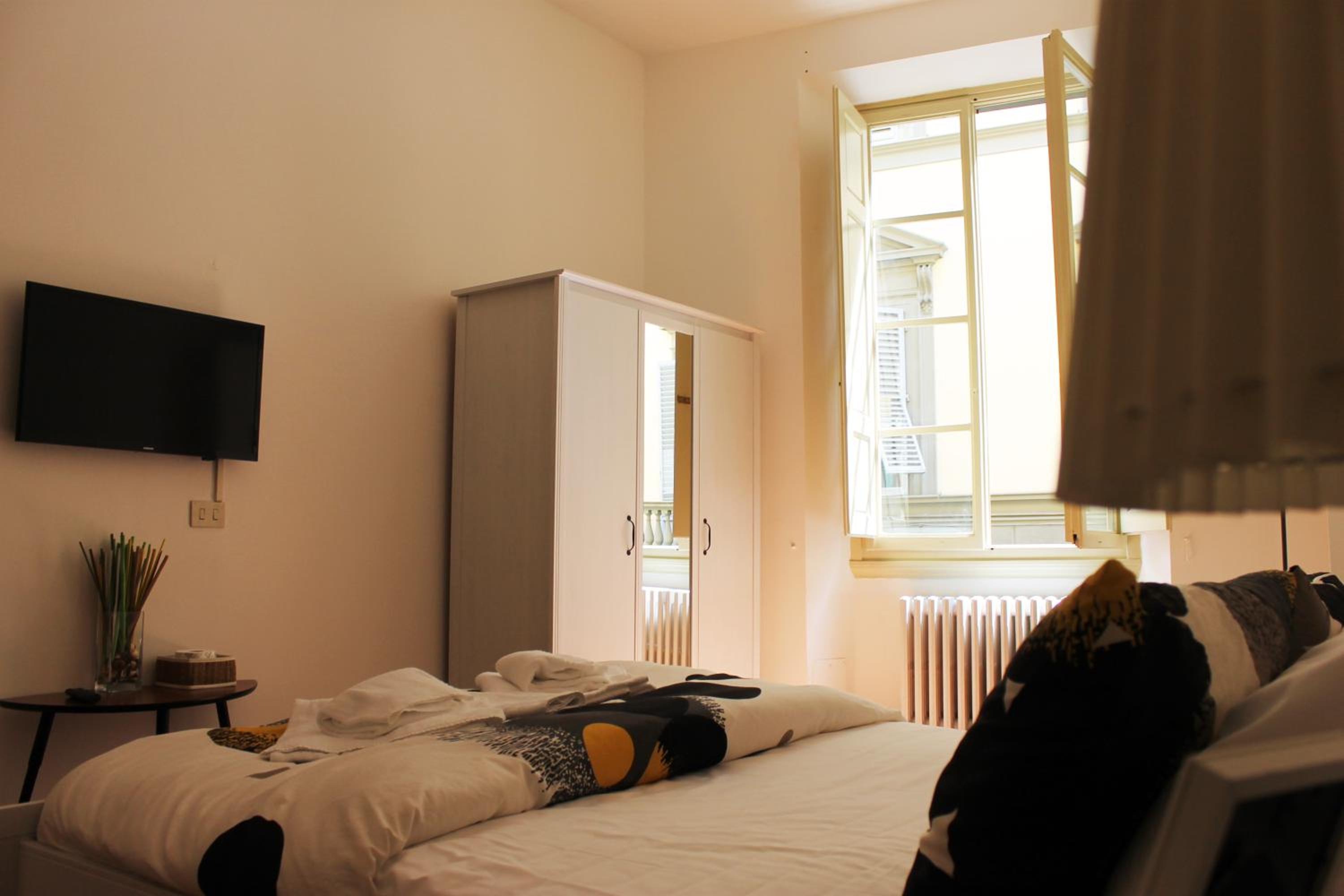 Double Room with Shared Bathroom photo 1