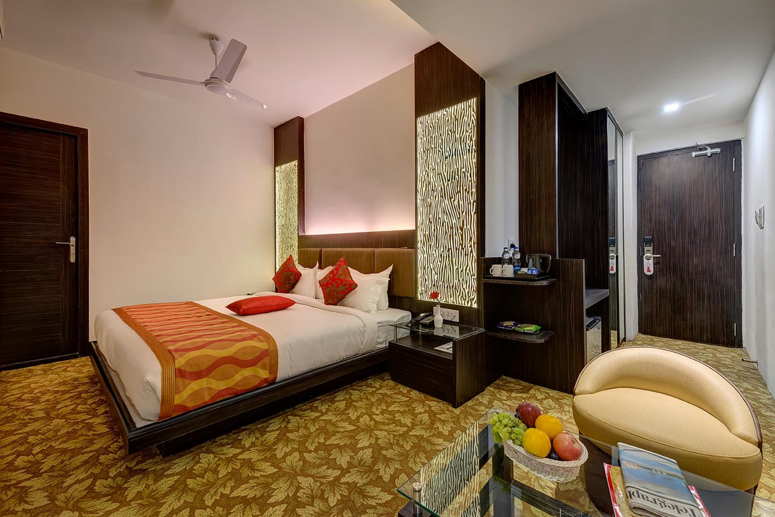 Royale Room - Photo 4