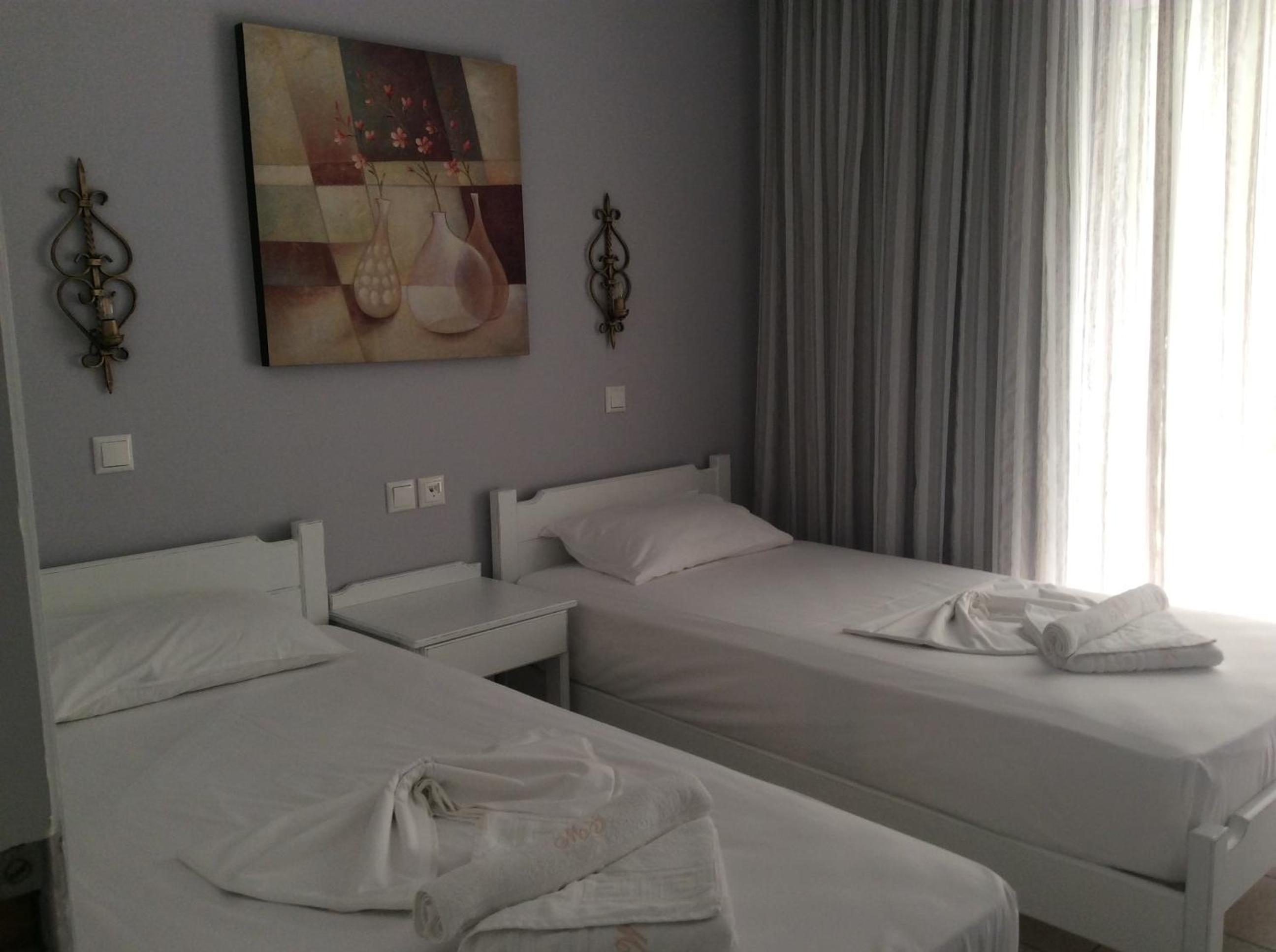 Economy Triple Room