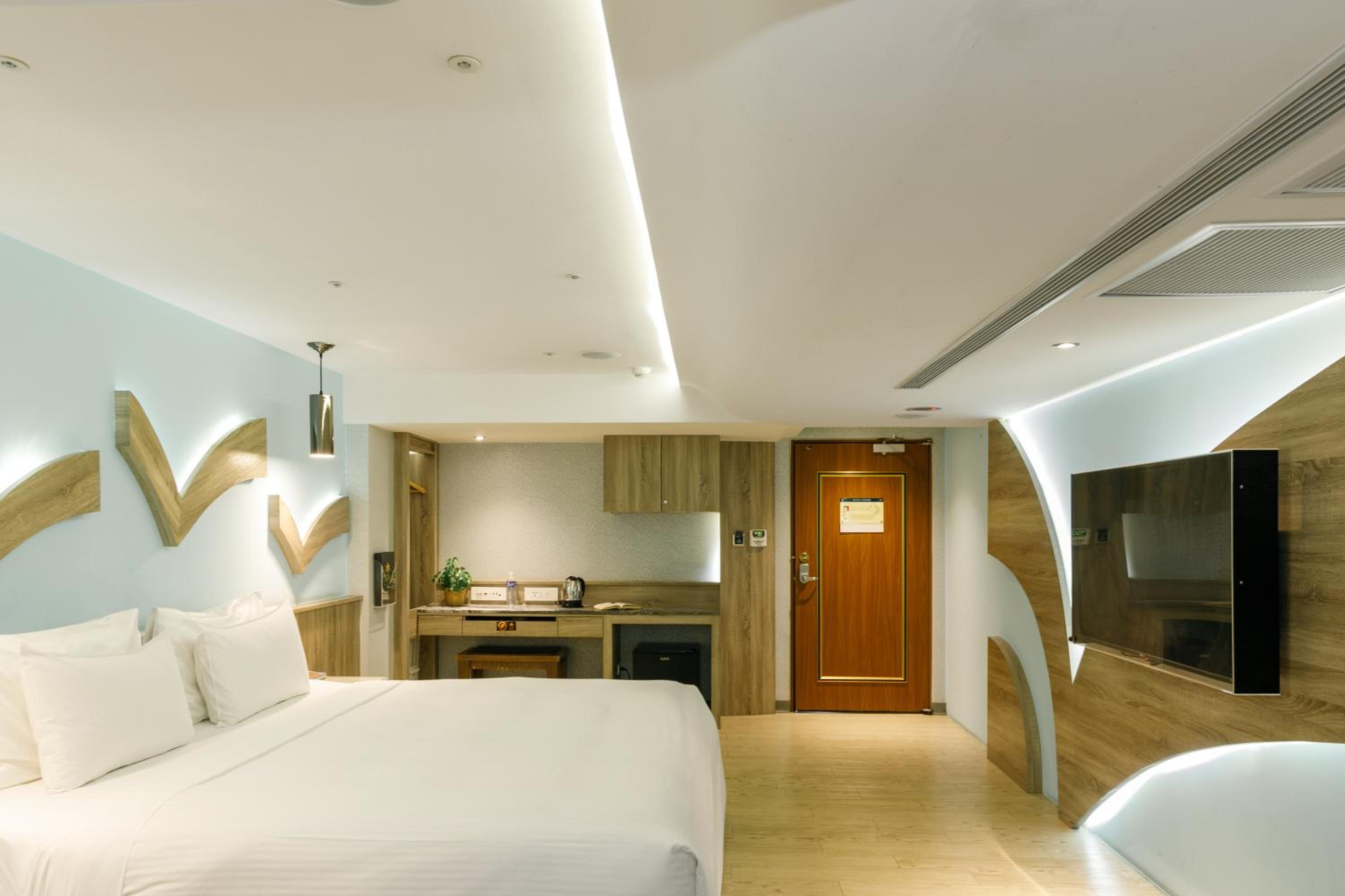 Queen Room
