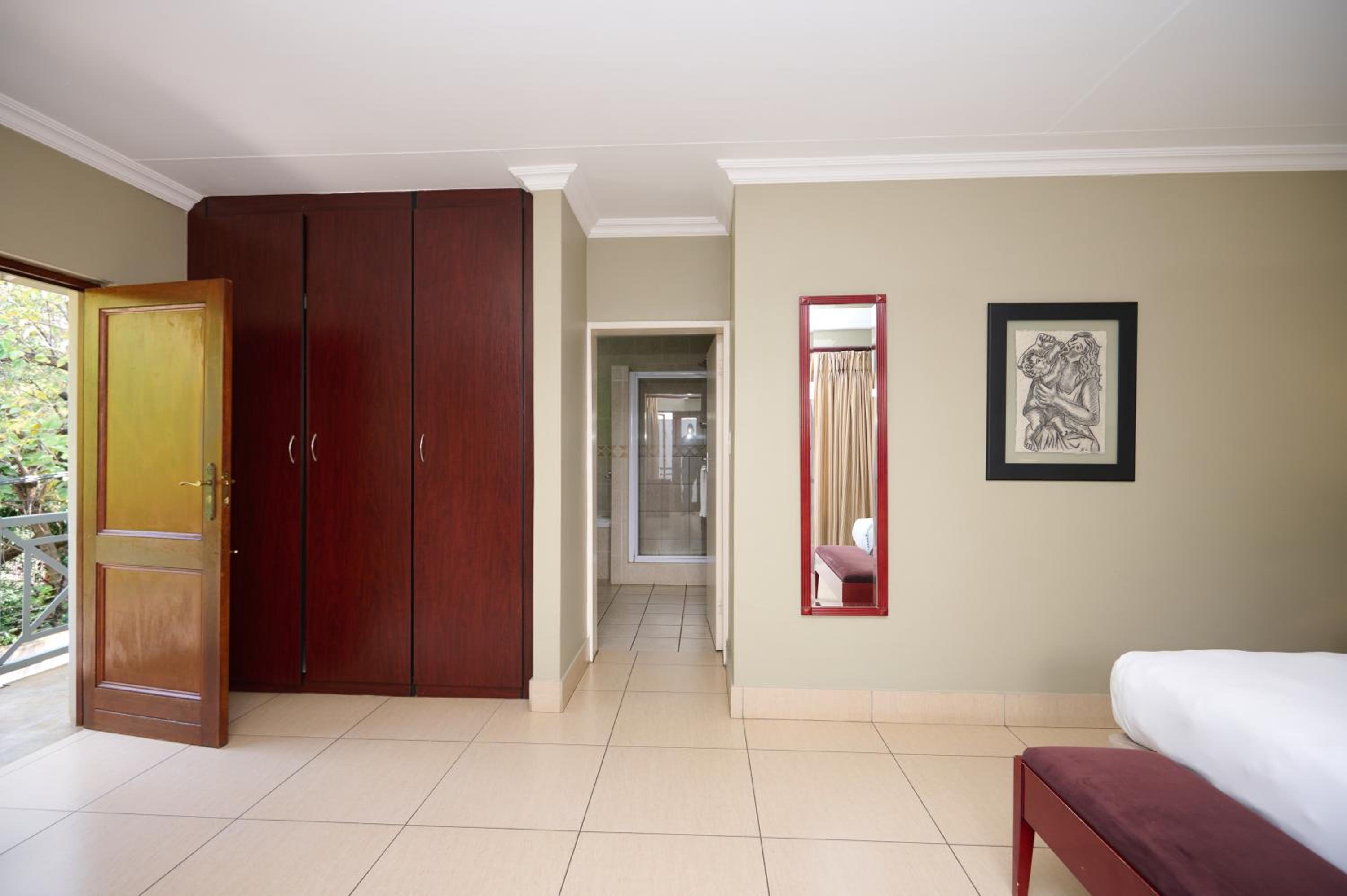 Standard Suite photo 2
