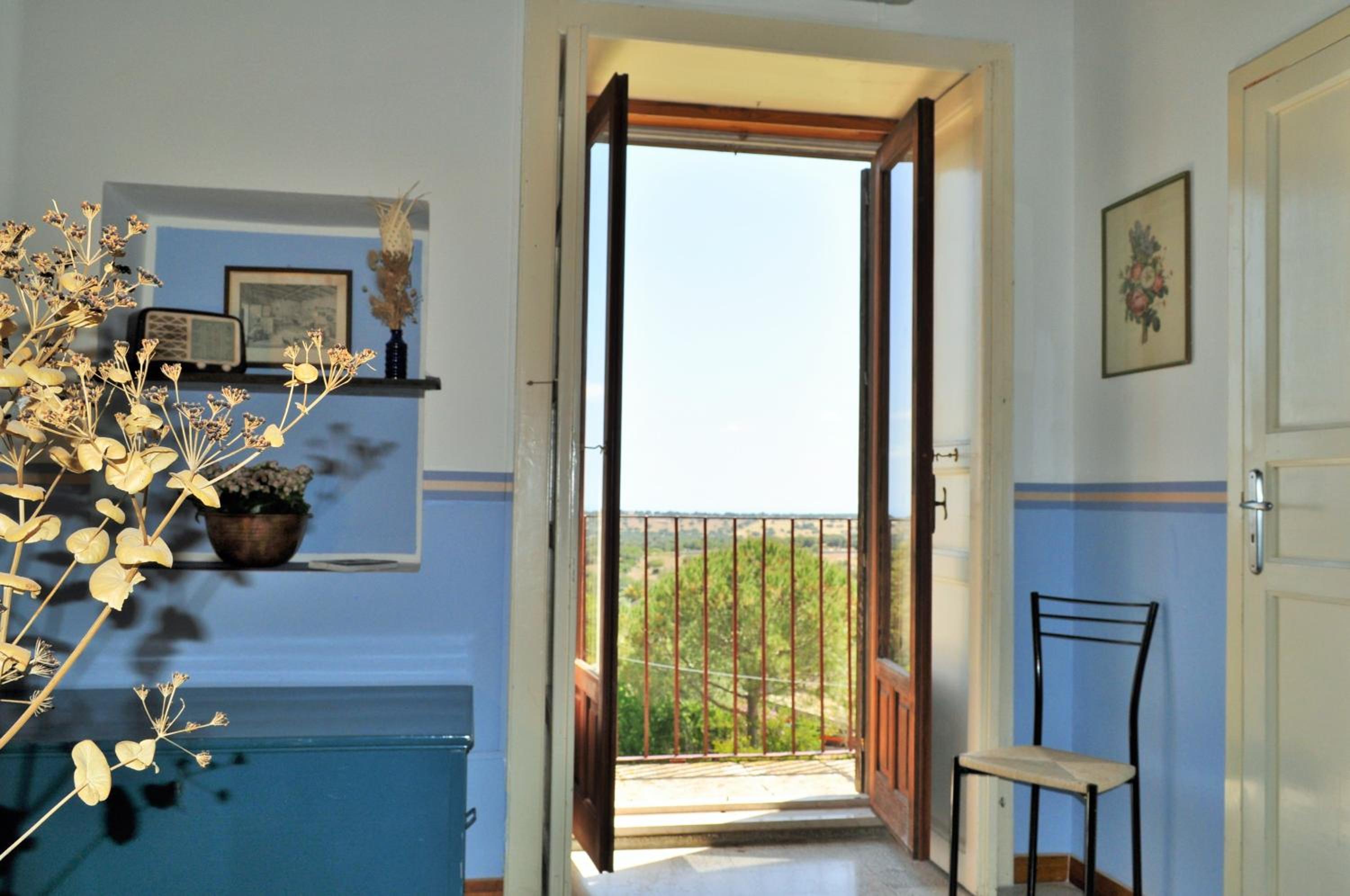 Double Room with Balcony (2 Adults + 1 Child) photo 3