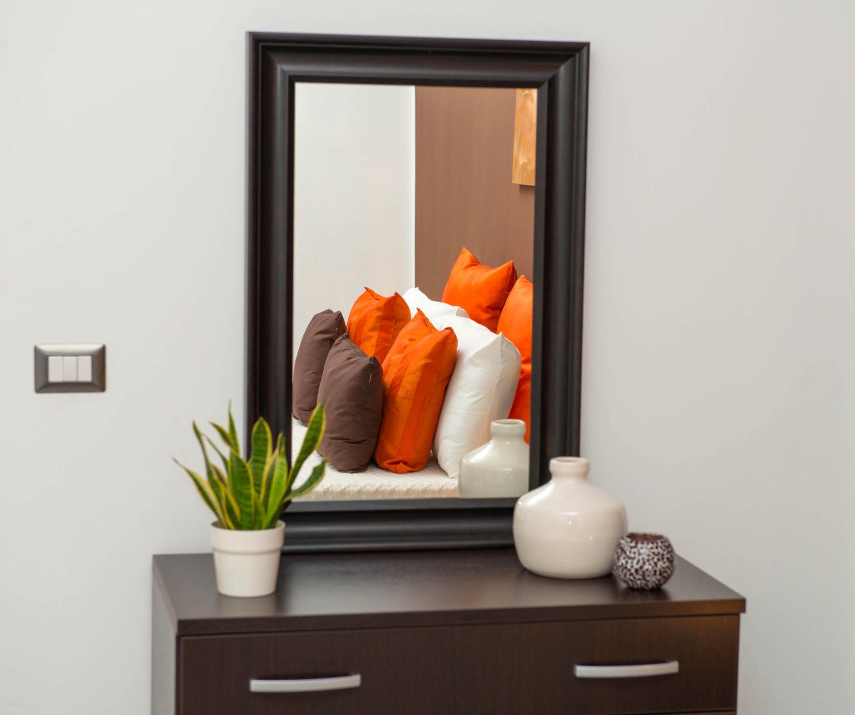Two-Bedroom Apartment with Balcony and Sea View - Photo 7