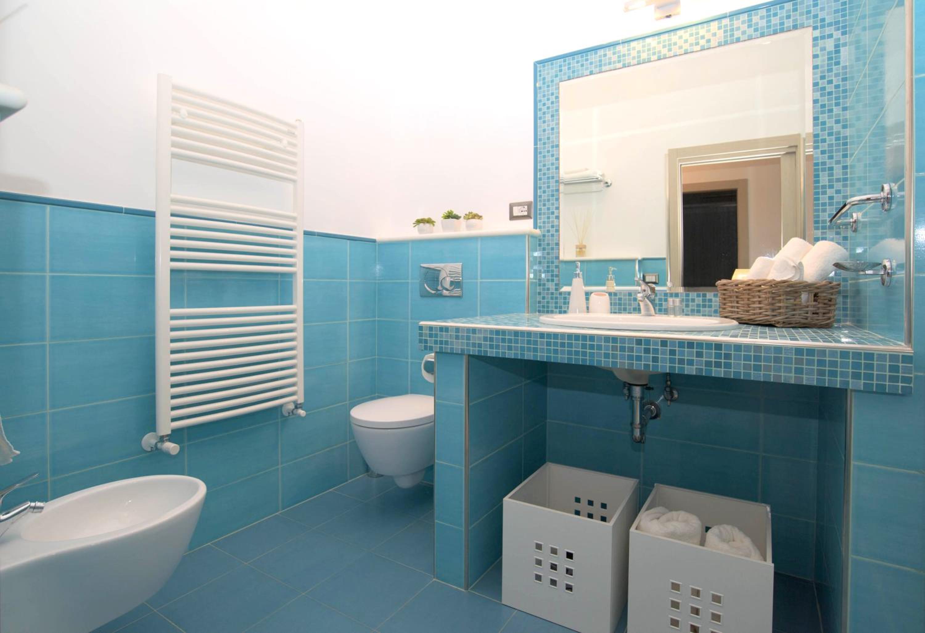 Two-Bedroom Apartment with Balcony and Sea View - Photo 11