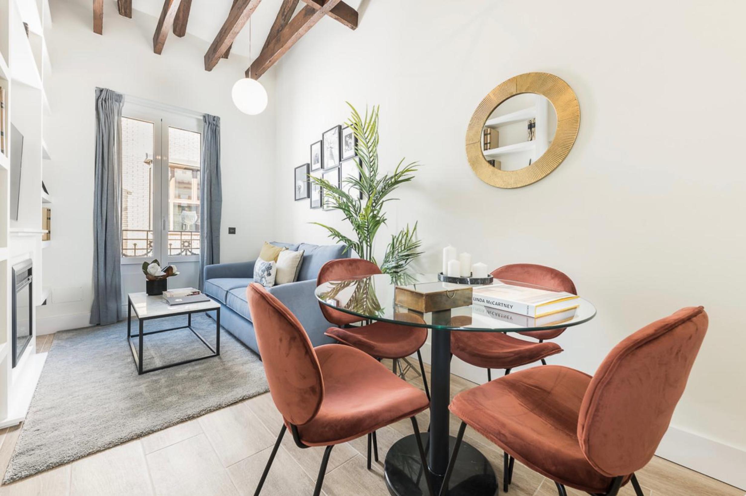 Two-Bedroom Deluxe Apartment with Balcony photo 2