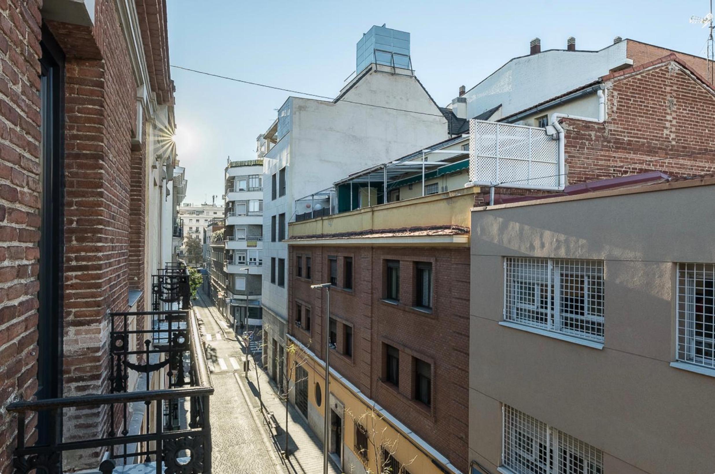 Two-Bedroom Deluxe Apartment with Balcony