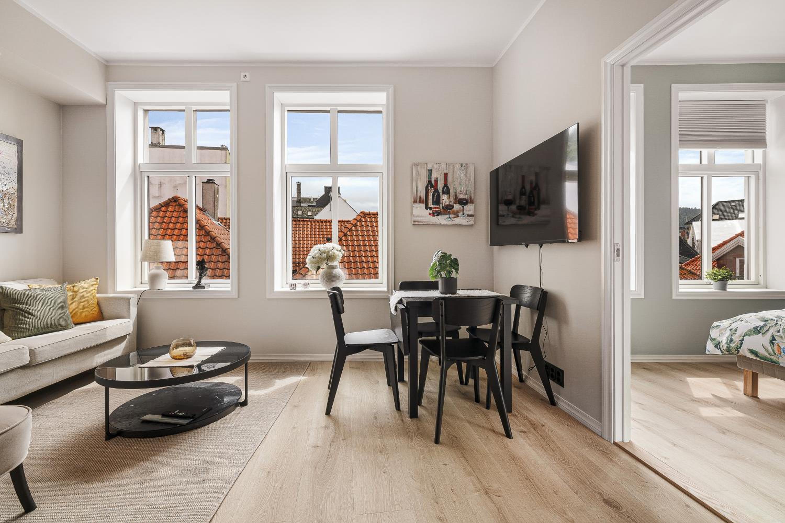 Two-Bedroom Apartment with Mountain View photo 3