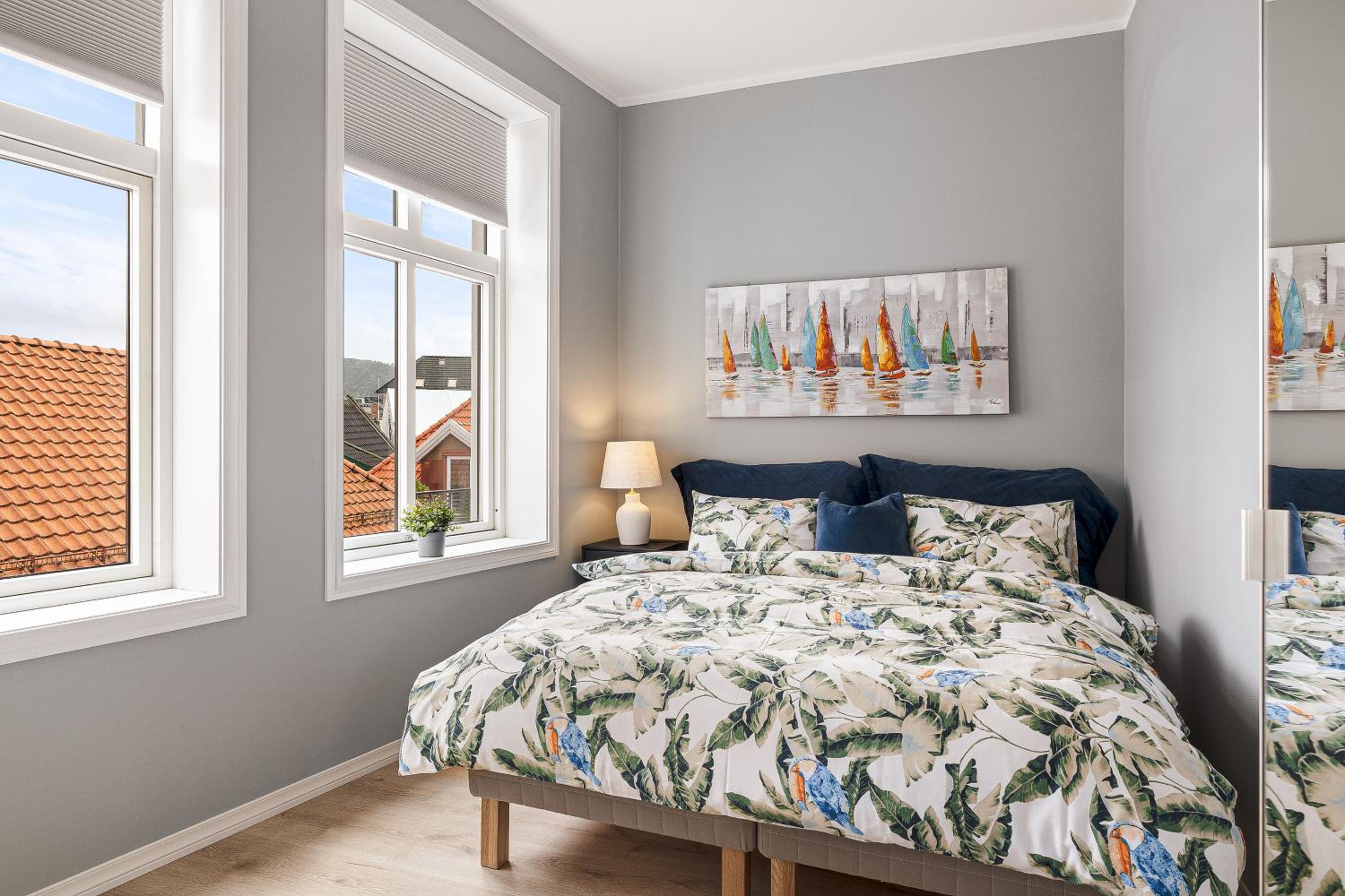 Two-Bedroom Apartment with Mountain View photo 2