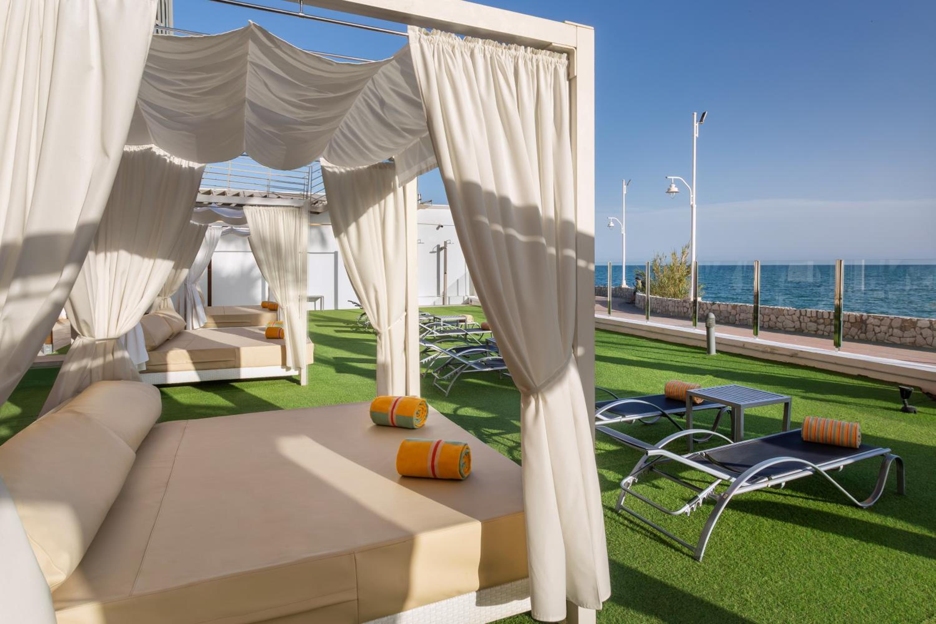 Xtra Superior Front Sea View