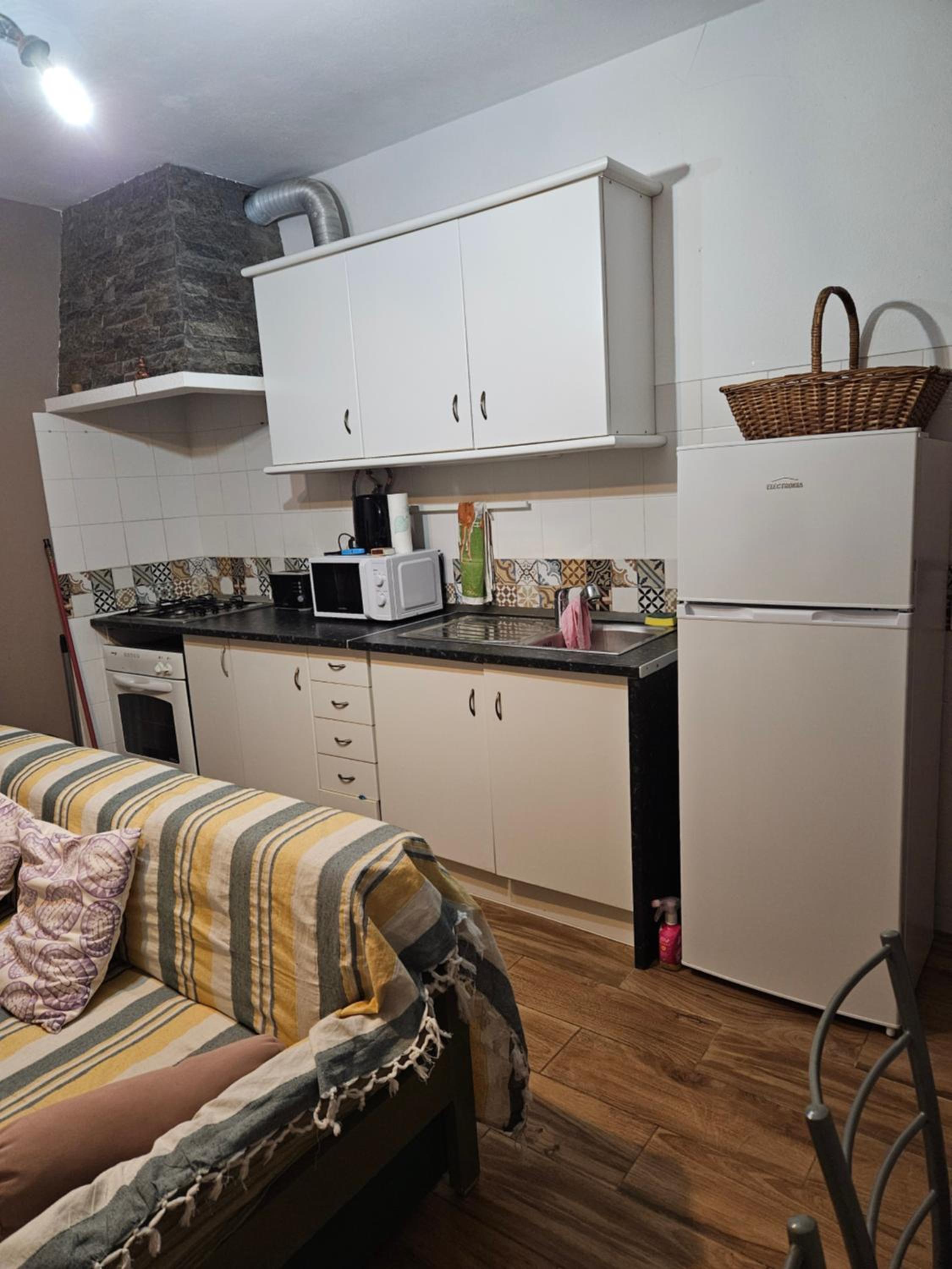 One-Bedroom Apartment - Photo 8