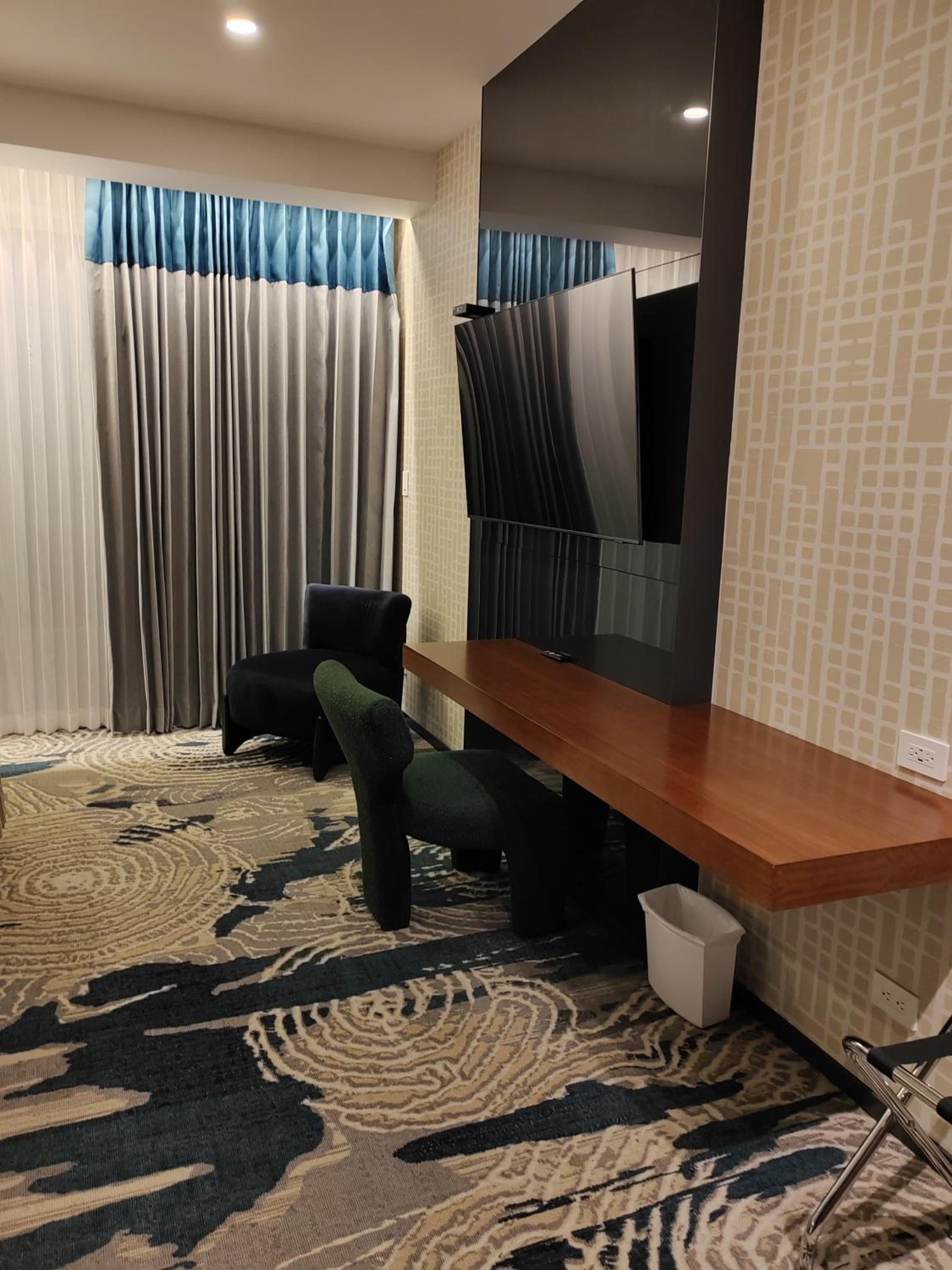 Deluxe Double Room with Balcony photo 2