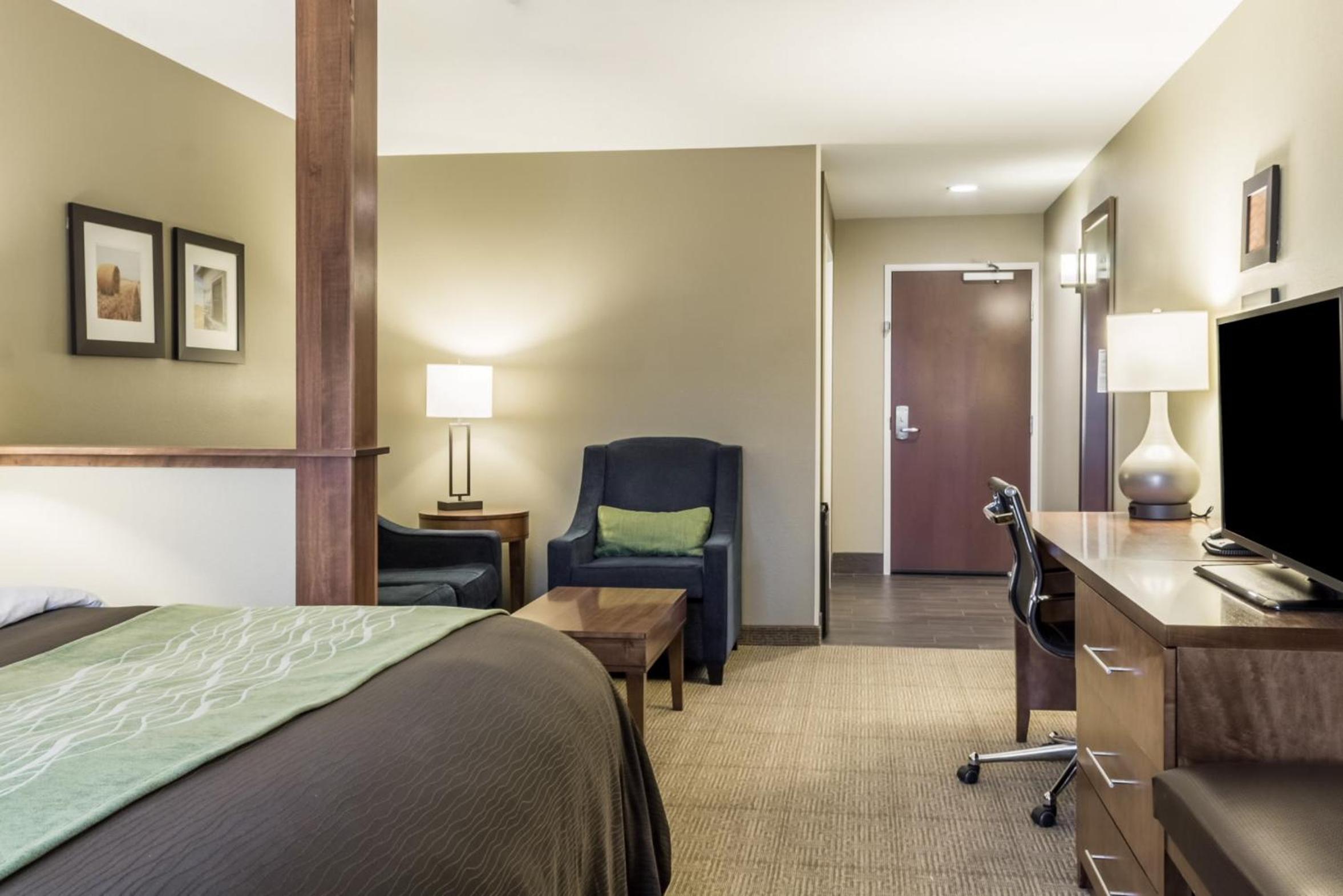 Queen Suite photo 2
