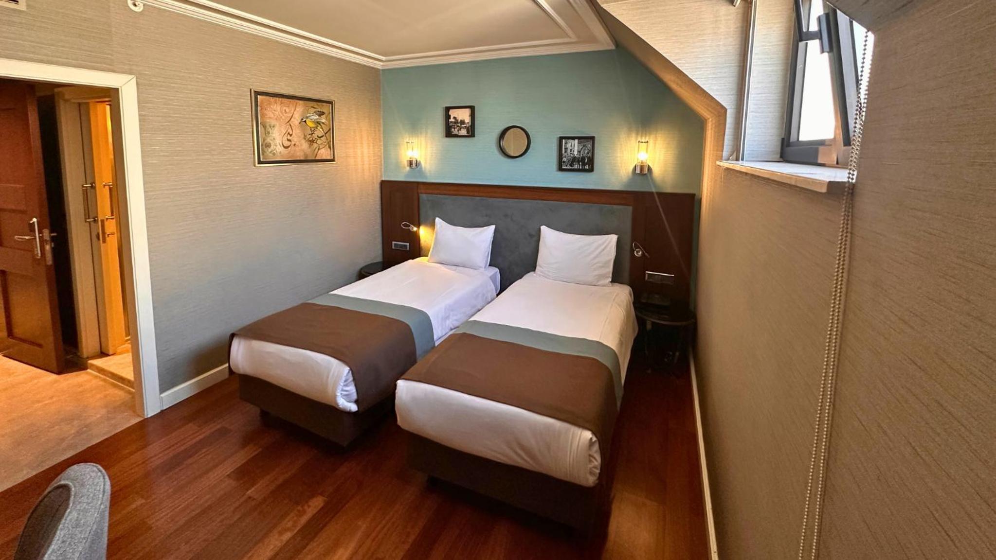 Economy Twin Room photo 3