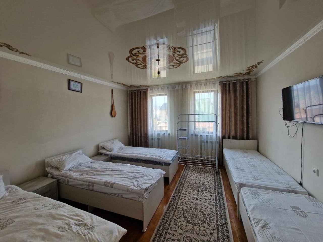 Triple Room with Shared Bathroom photo 3