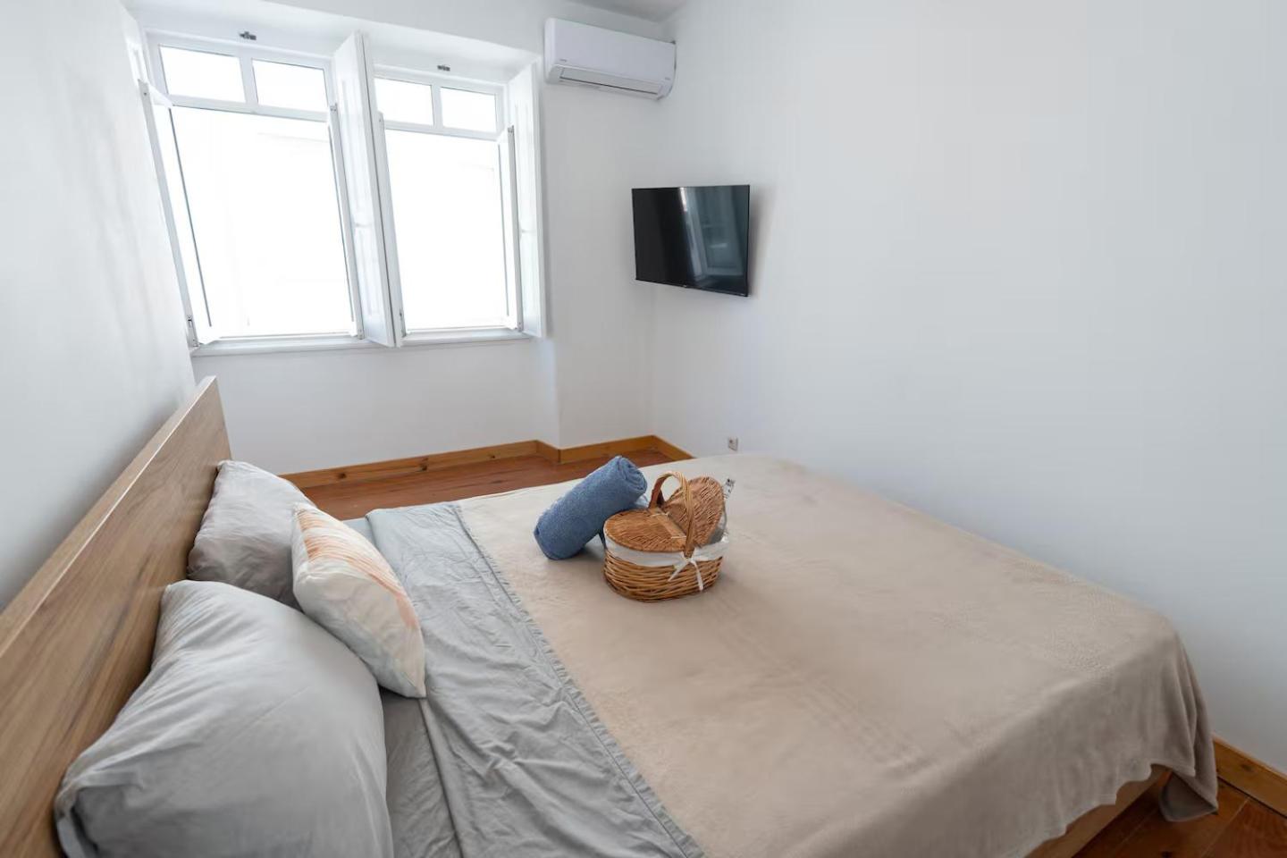 Double Room with Shared Toilet