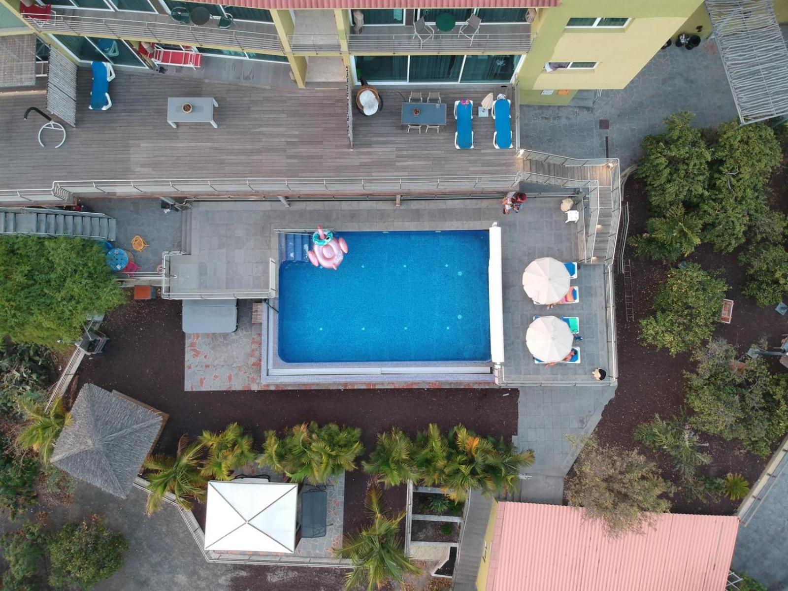 One-Bedroom Apartment with Terrace photo 3
