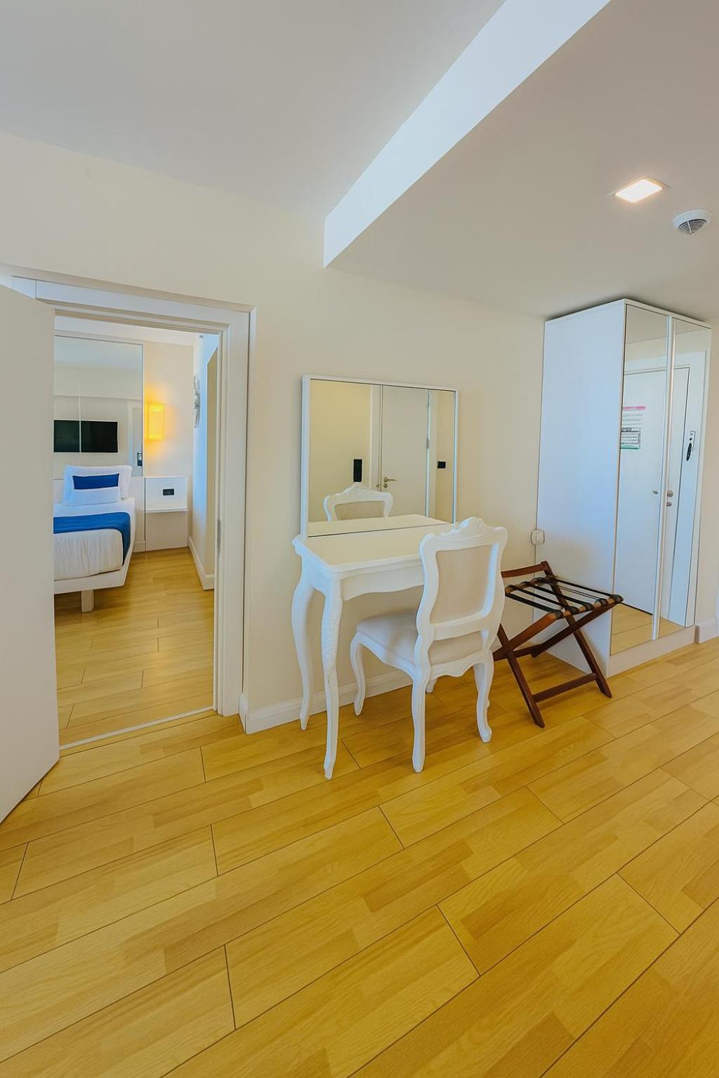 Two-Bedroom Superior Apartment - Photo 11