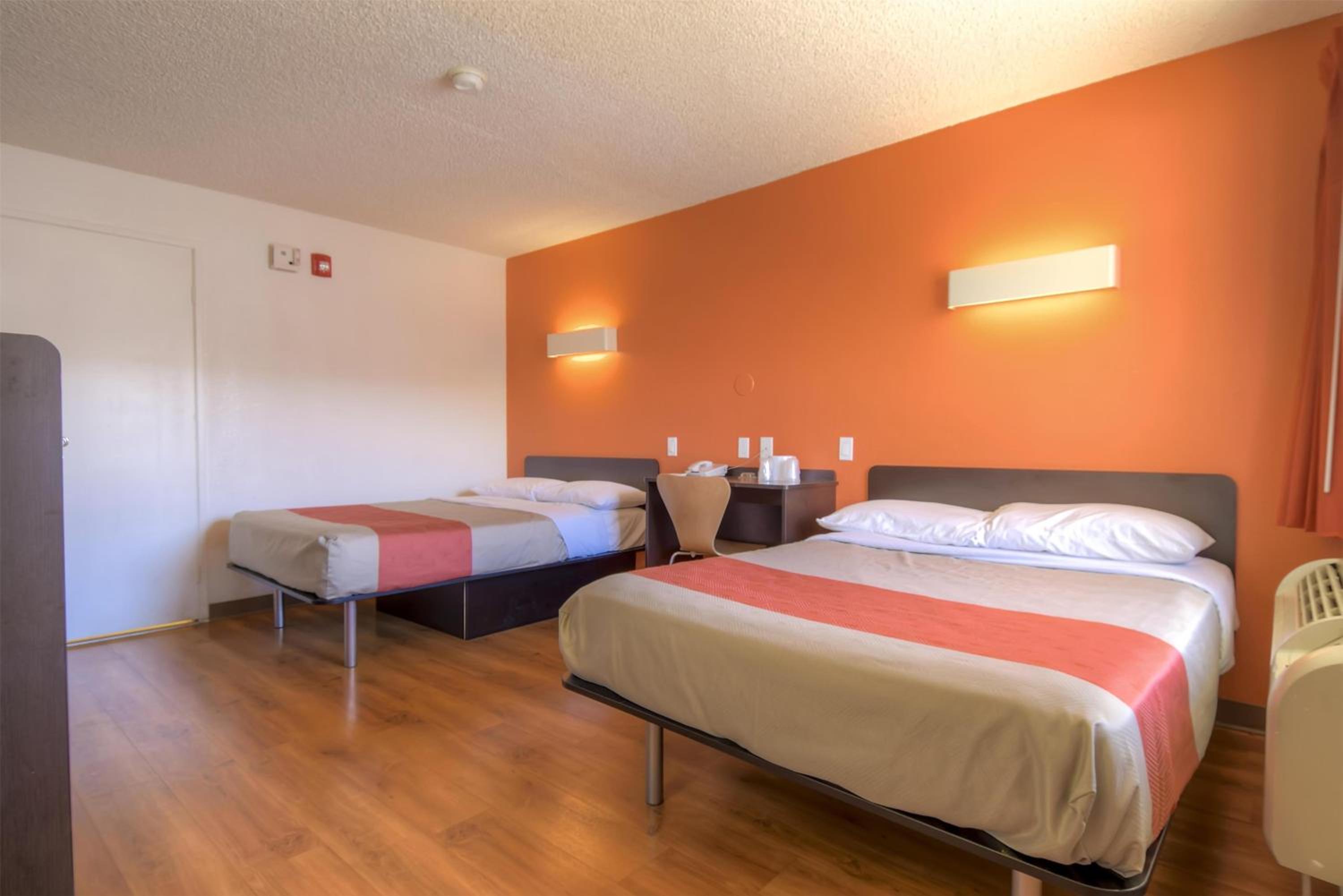Quadruple Room - Disability Access - Non-Smoking photo 3