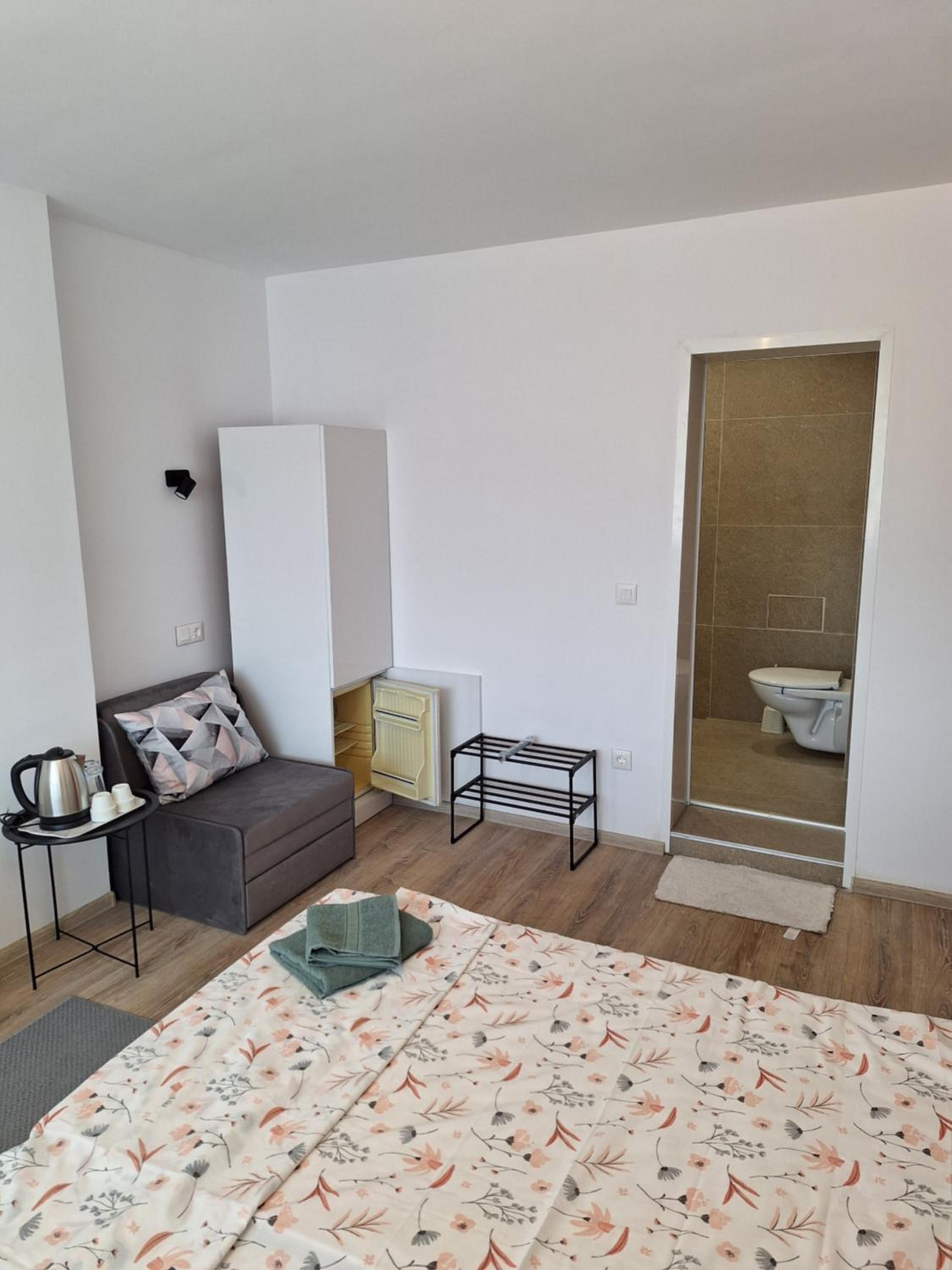 Deluxe Double Room (2 Adults + 1 Child) photo 2