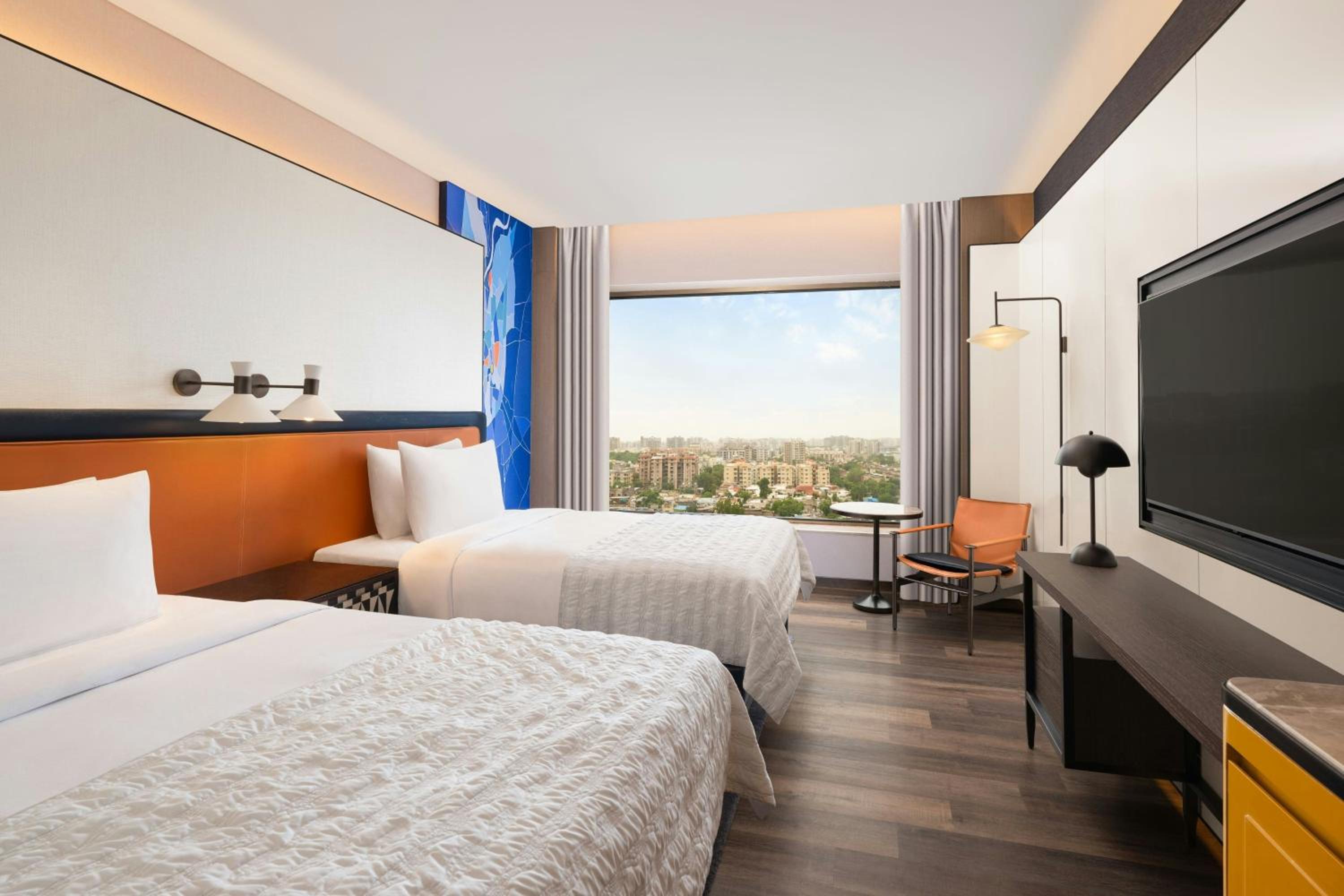 Superior Queen Room with City View -  20% Discount on Food & Drink, INR 500 SPA Credit per stay  - Photo 3