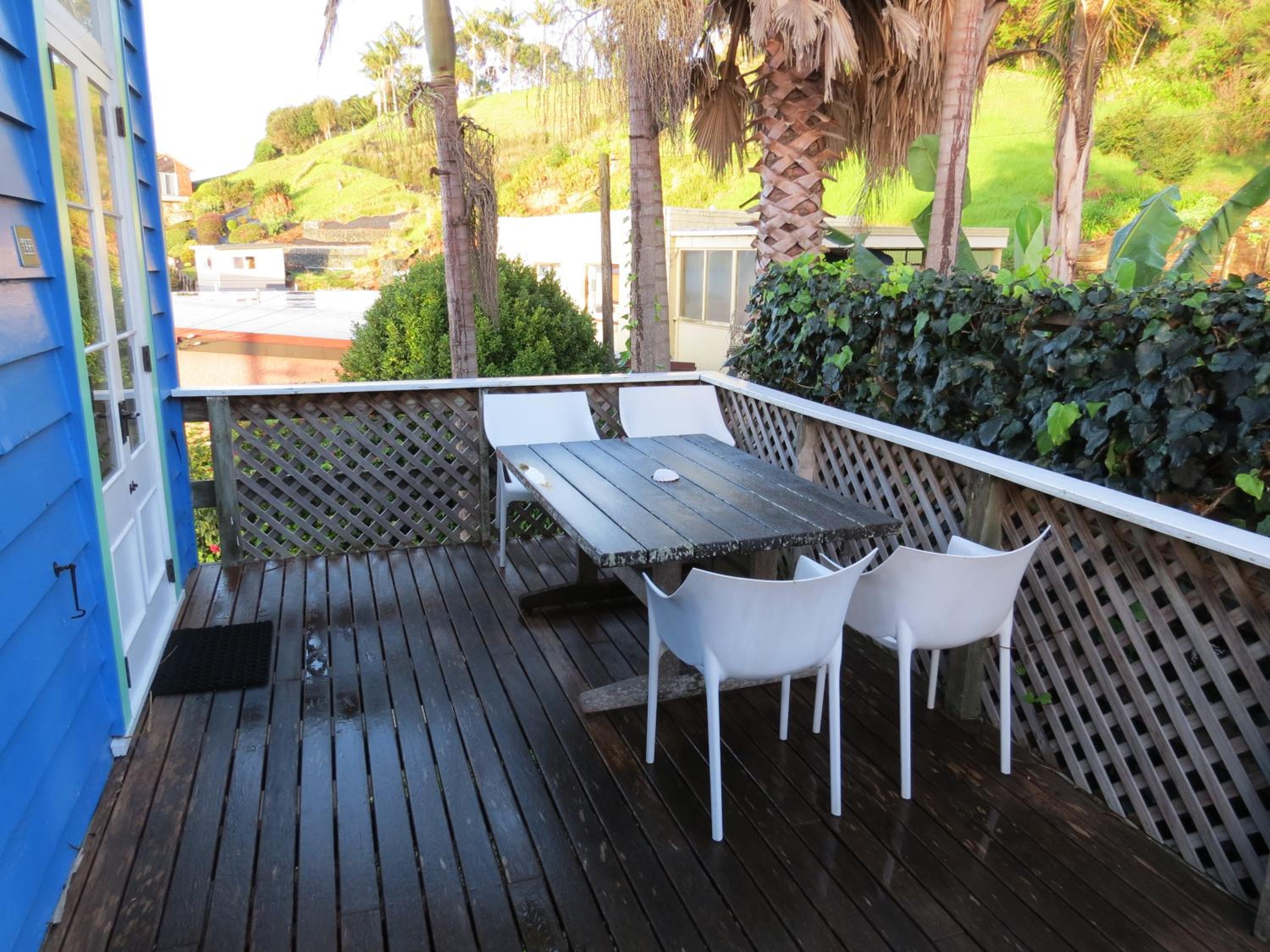 One-Bedroom Apartment with Balcony and Sea View photo 3
